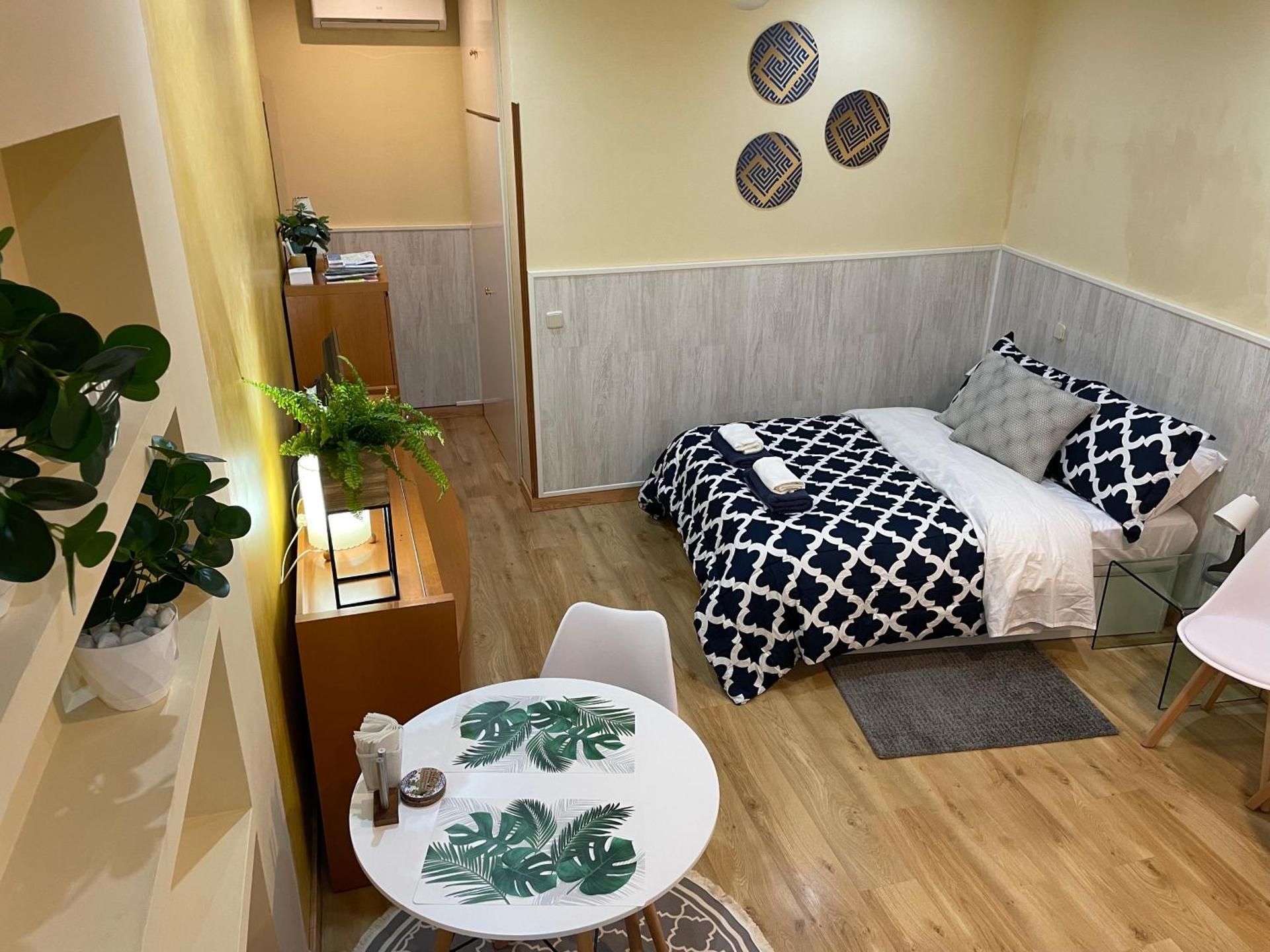 Studio Apartment