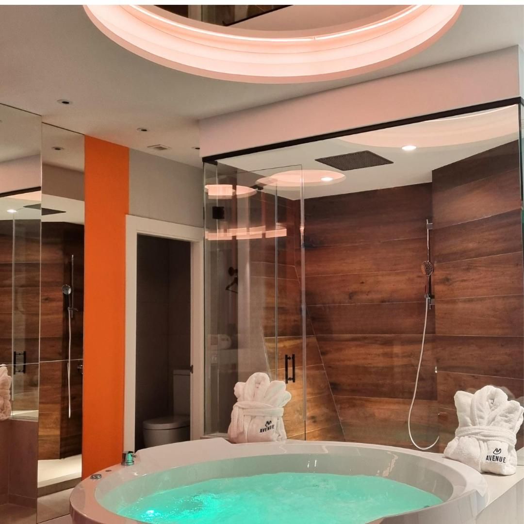 Suite with Spa Bath