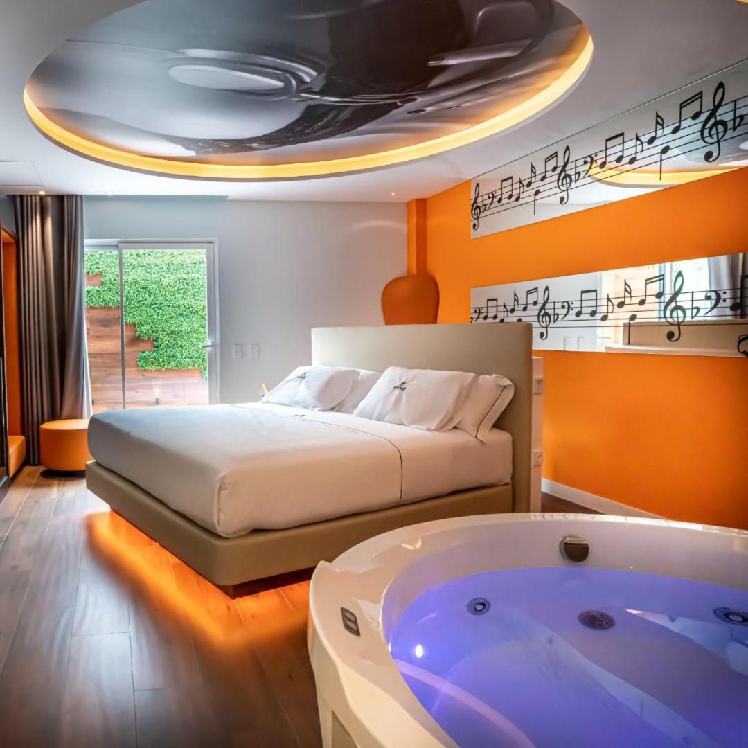 Suite with Spa Bath