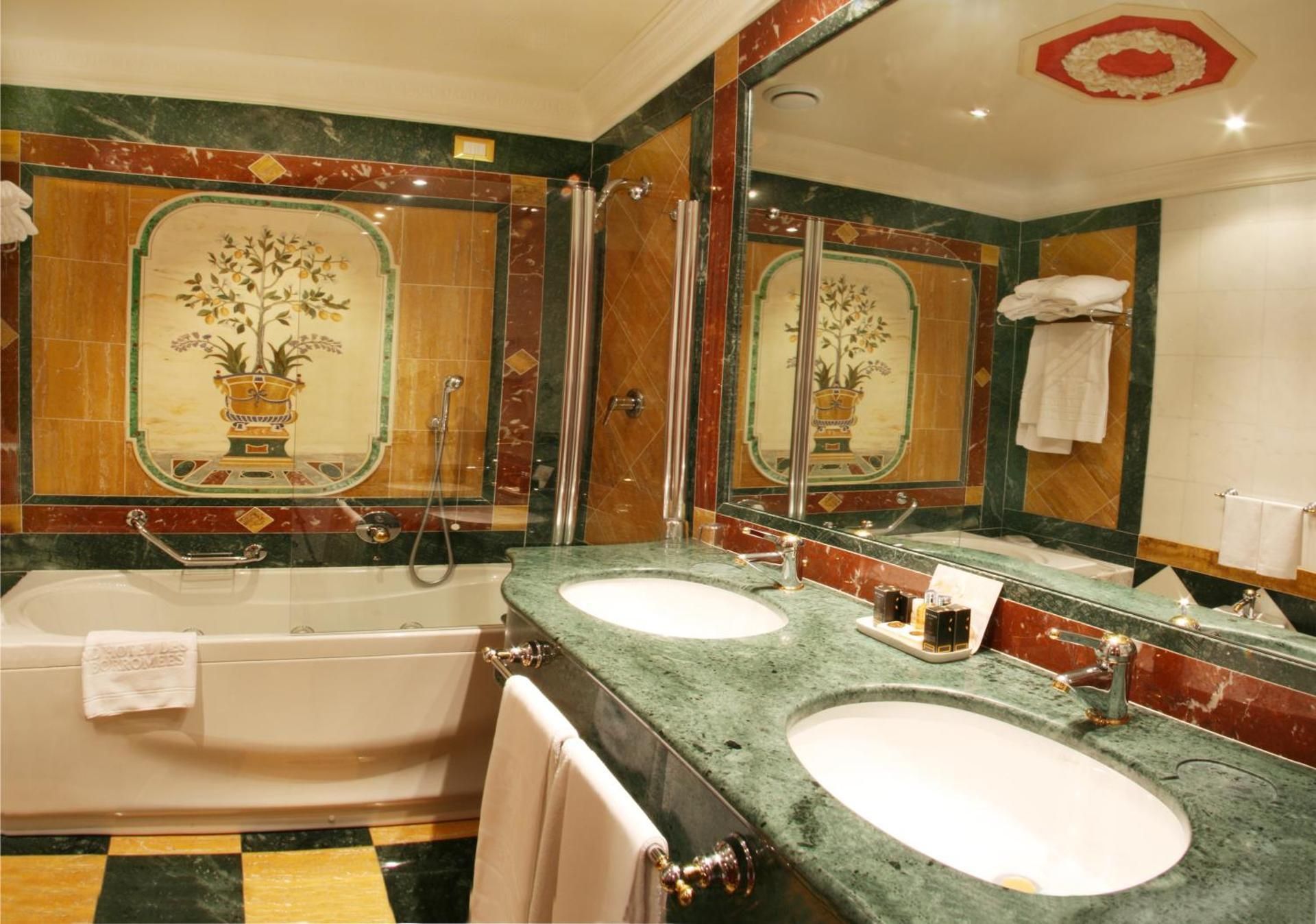 Junior Suite with Lake View