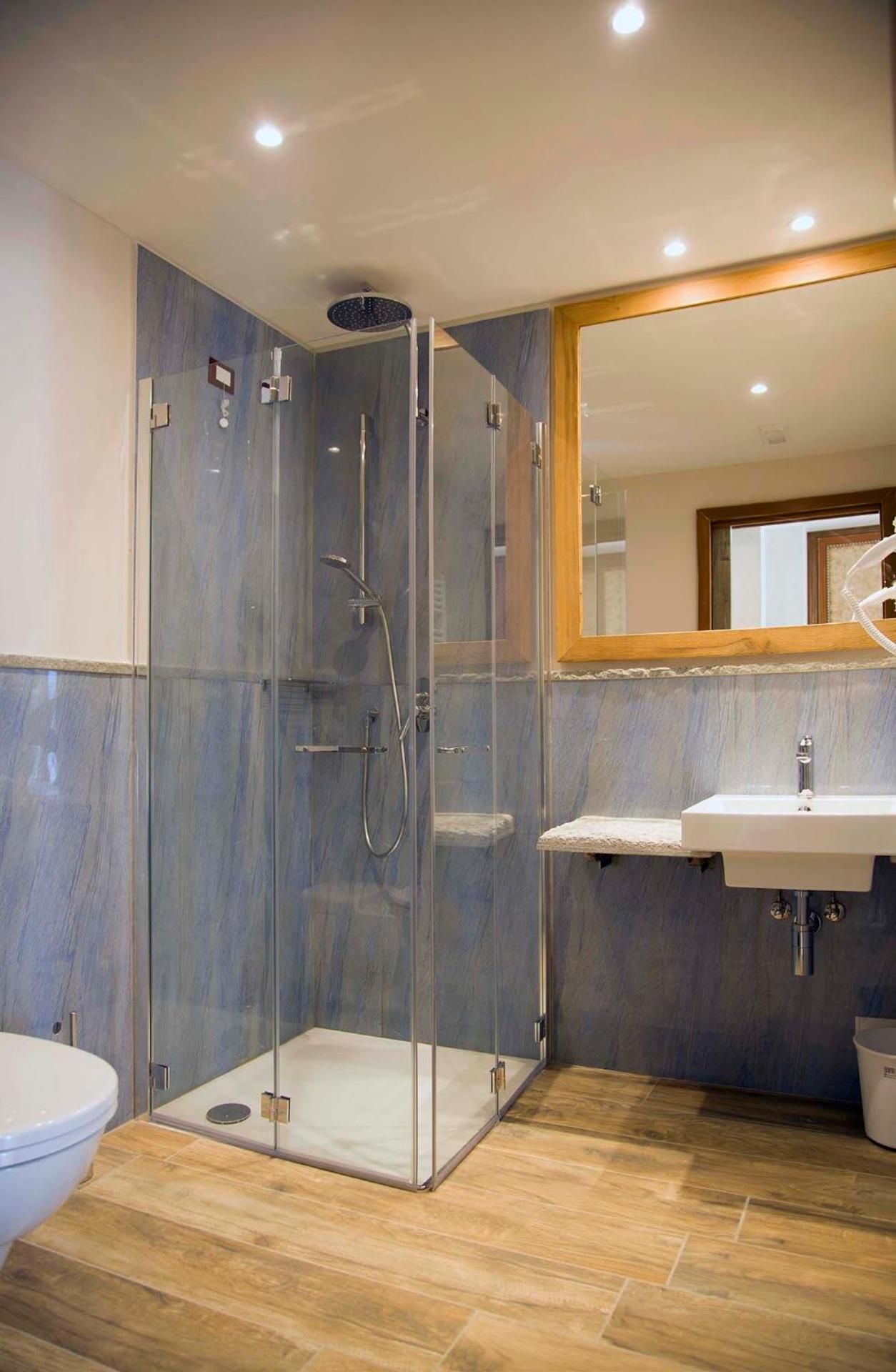 Deluxe Double Room with Lake View