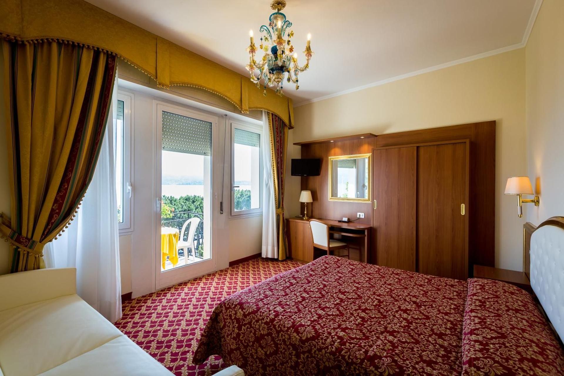 Triple Room with Lake View