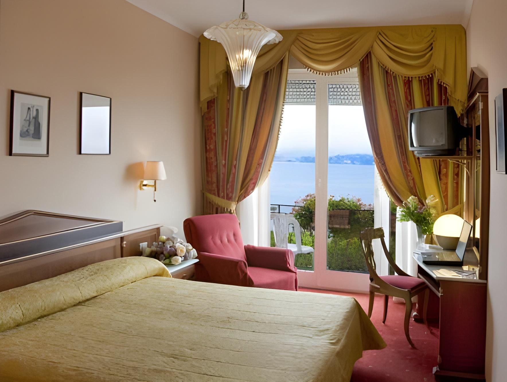 Double Room with Lake View