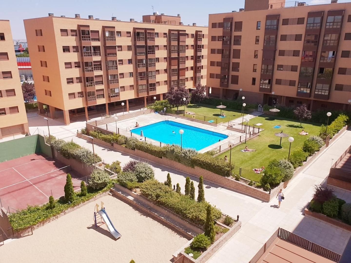 Apartment with Pool View 