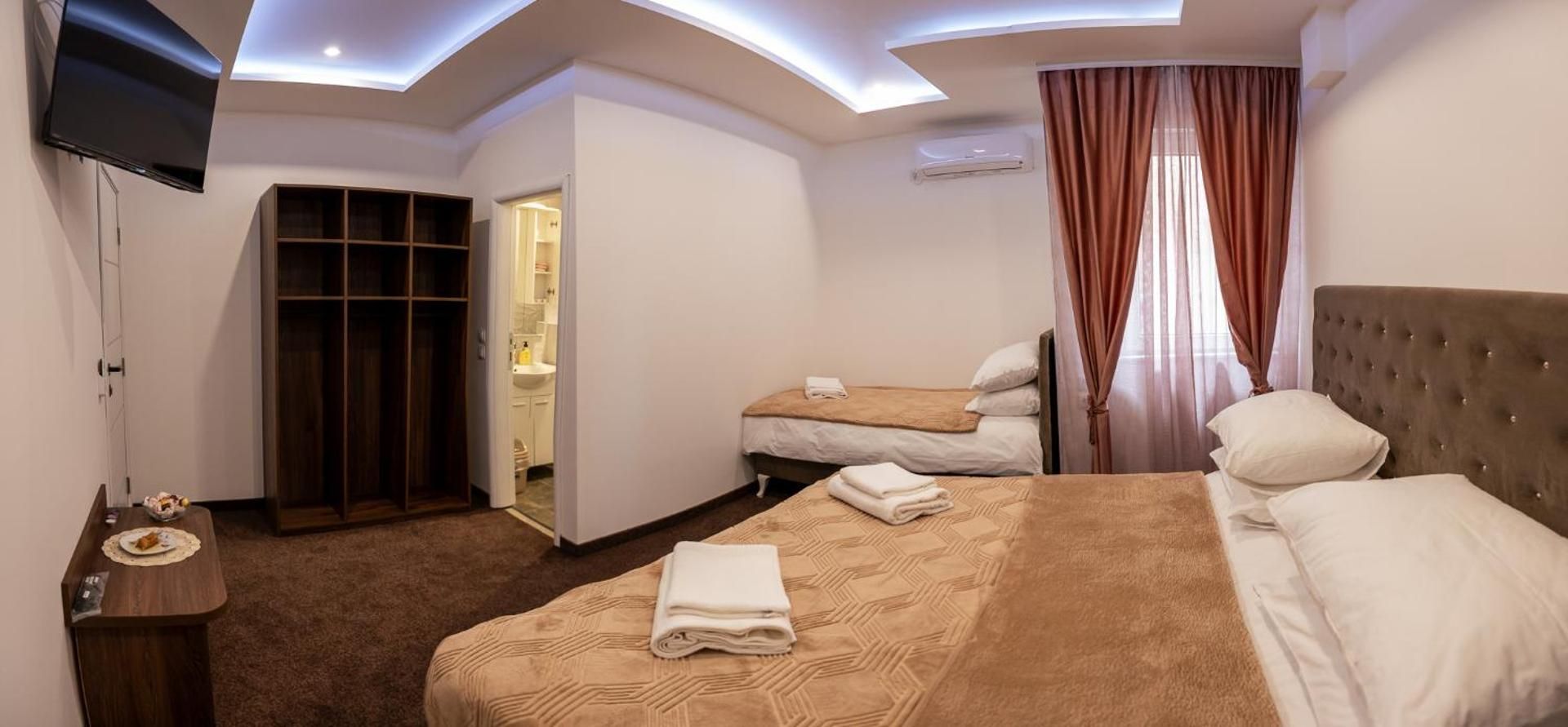 Deluxe Double Room with Extra Bed
