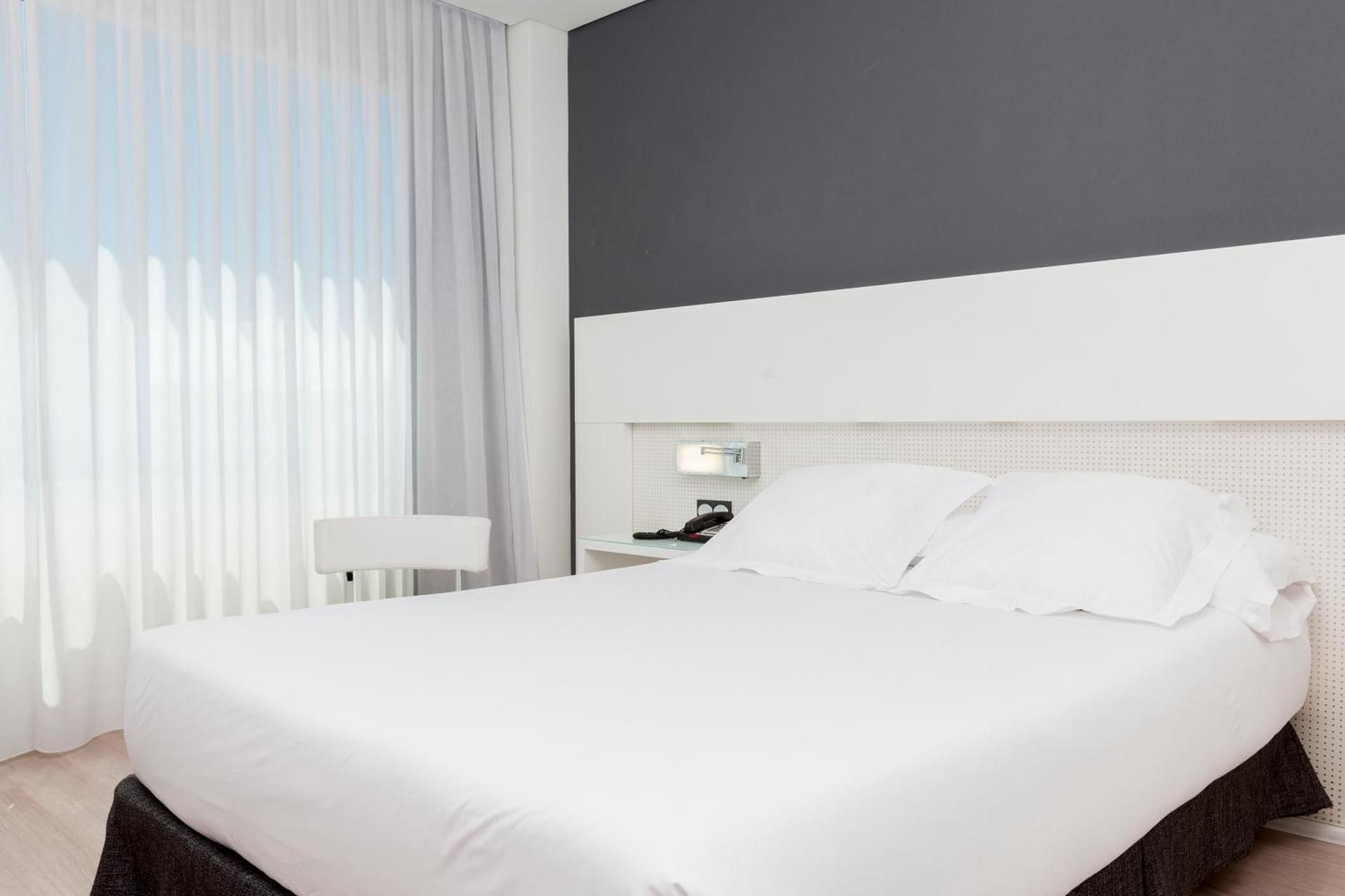 Axor Feria Premium Double Room with free airport shuttle 2