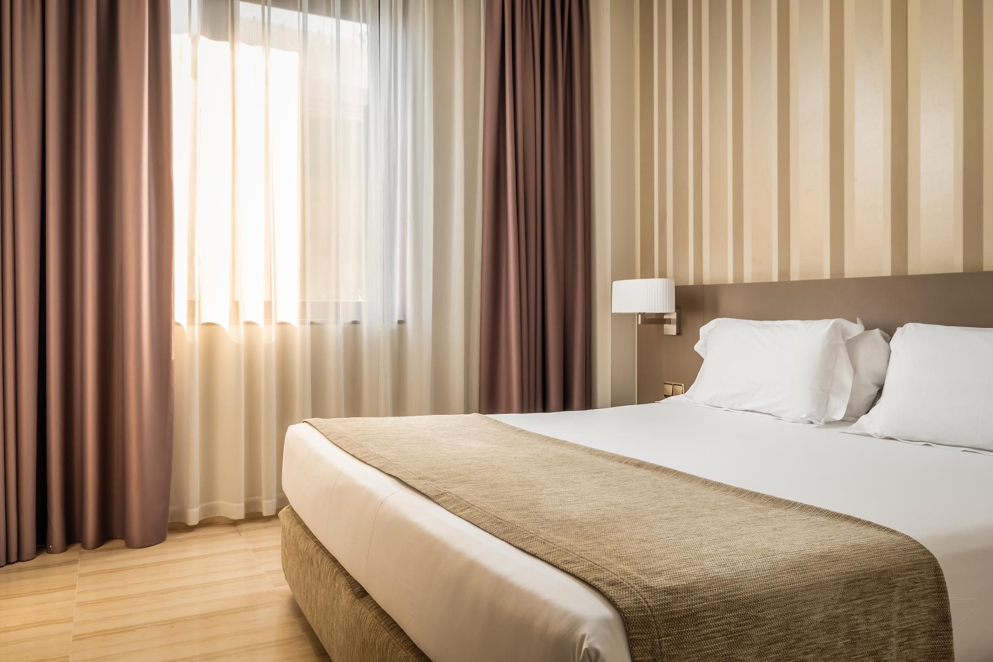 Double or Twin Room - Single Use