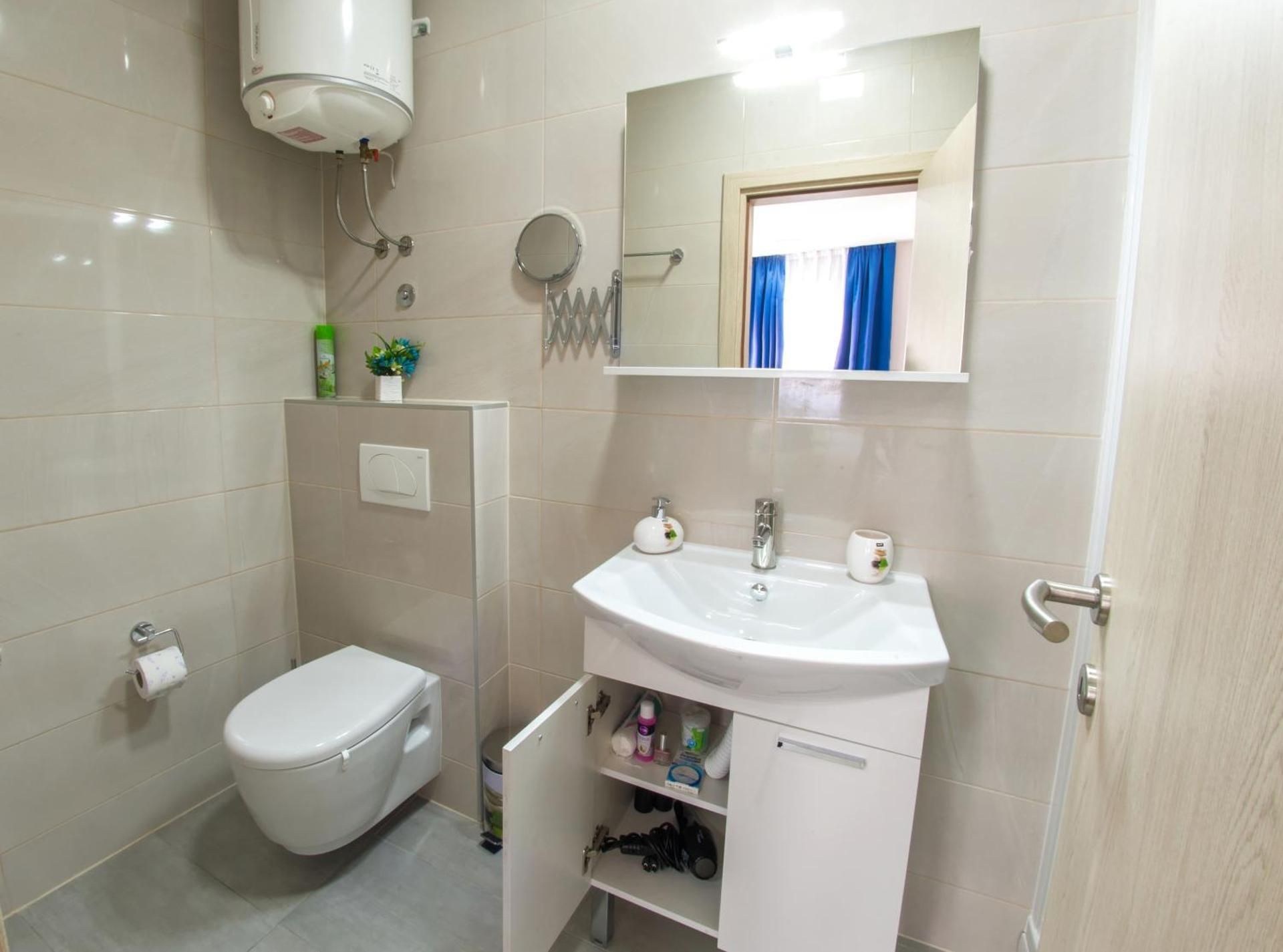 Five Rivers Rooms Deluxe Family Room 2