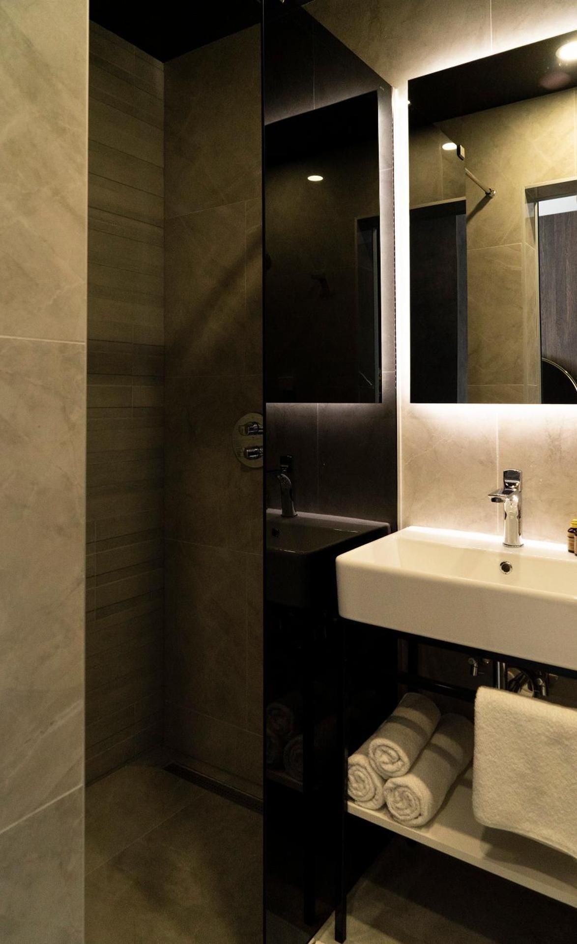 Hotel Pasha Deluxe Double Room 3