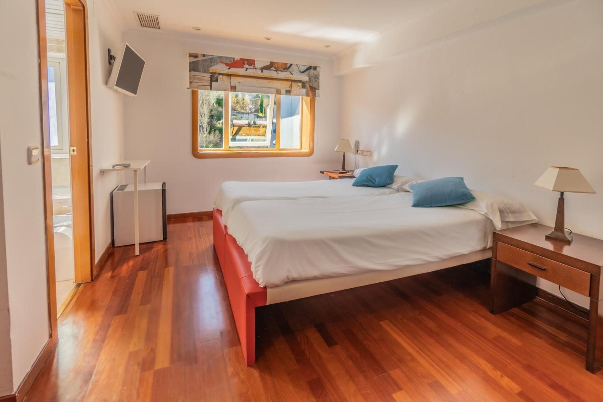 Twin Room with Lake View