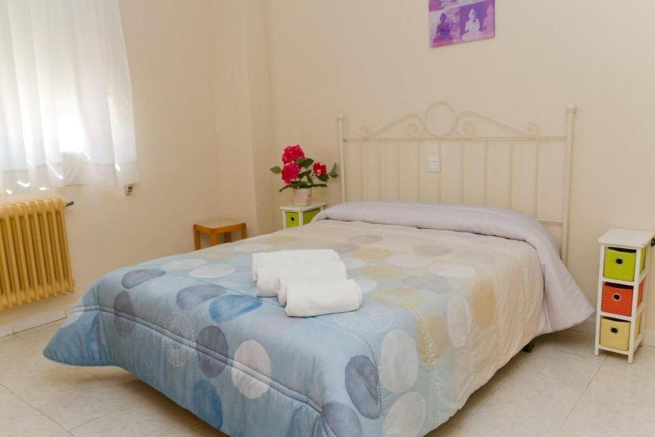 Single Room with Shared Bathroom