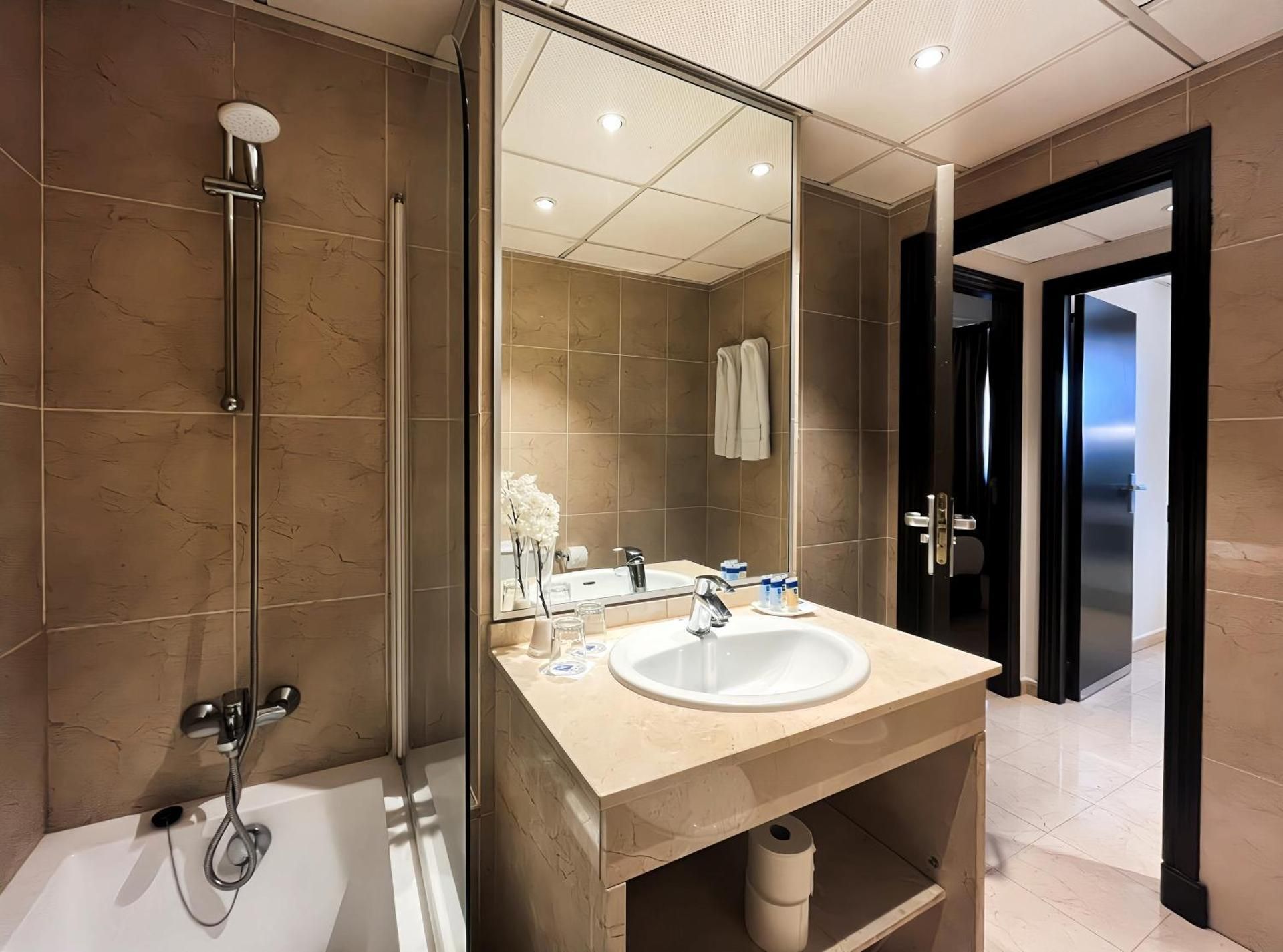 Suite with private terrace (3-4 Adults)