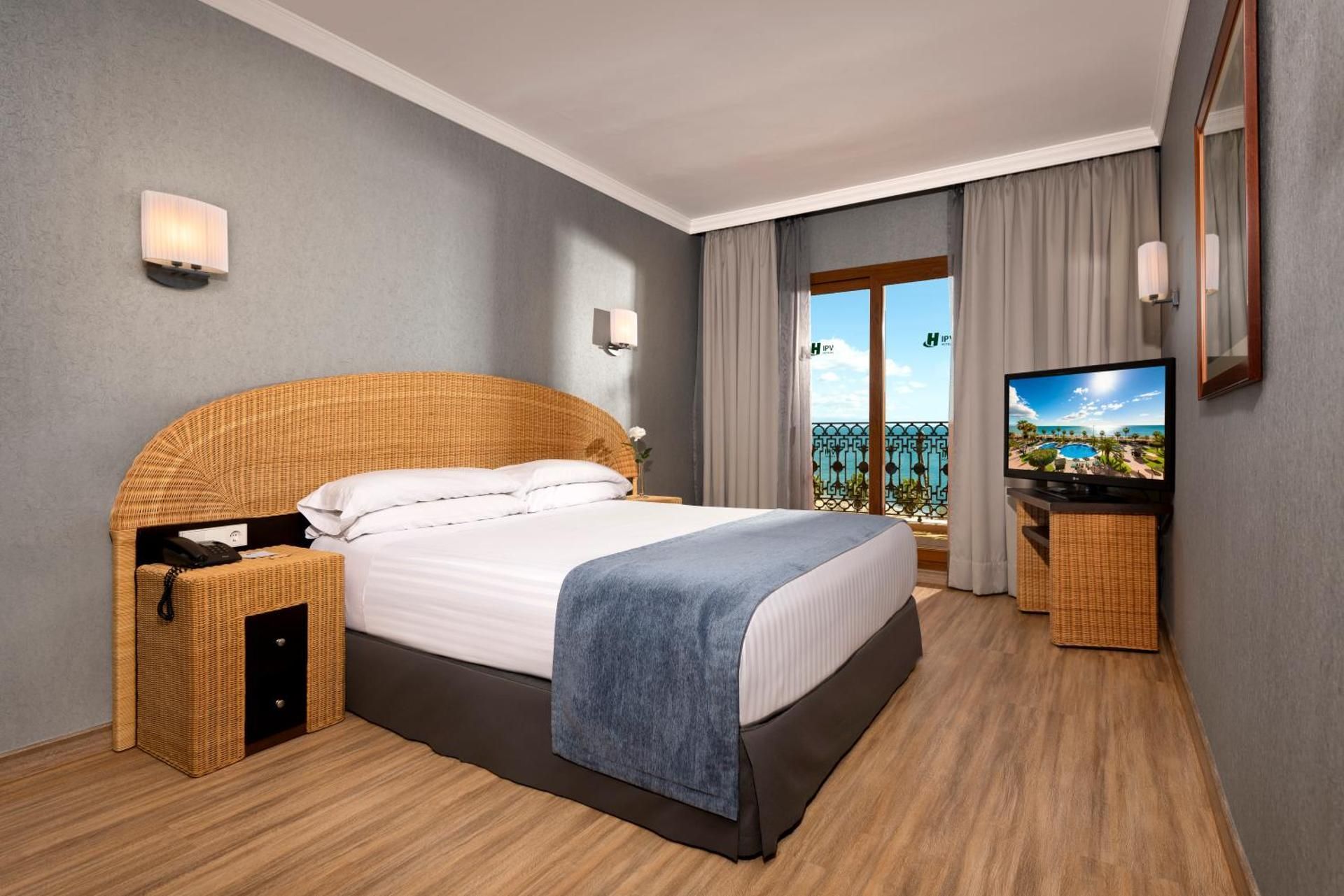 Junior Suite with Terrace and Sea View