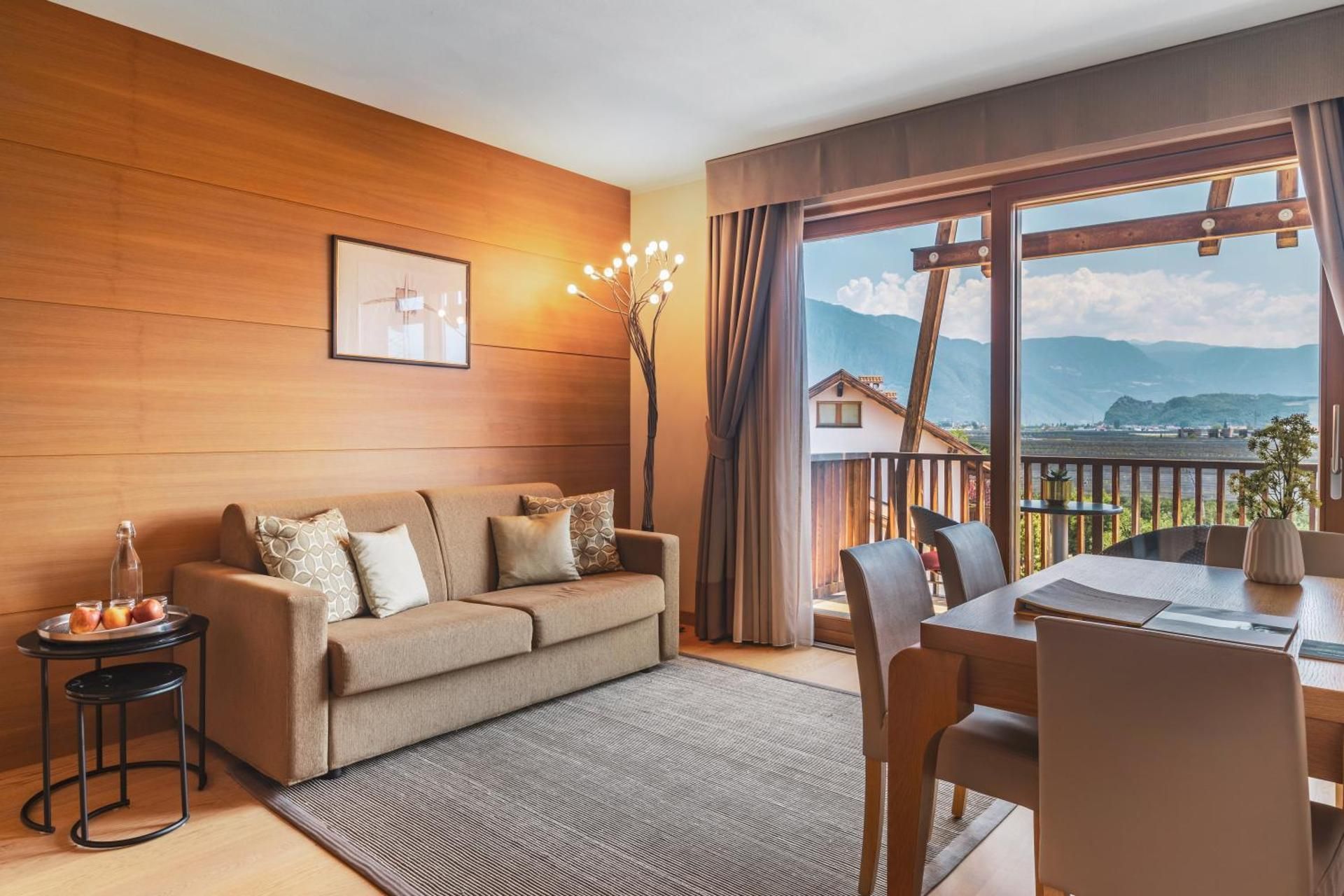 Deluxe King Suite