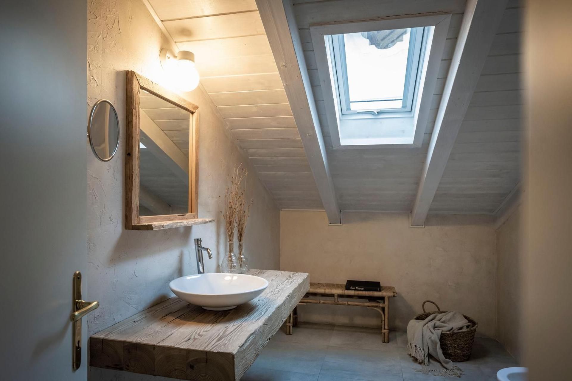 Large One-Bedroom Apartment
