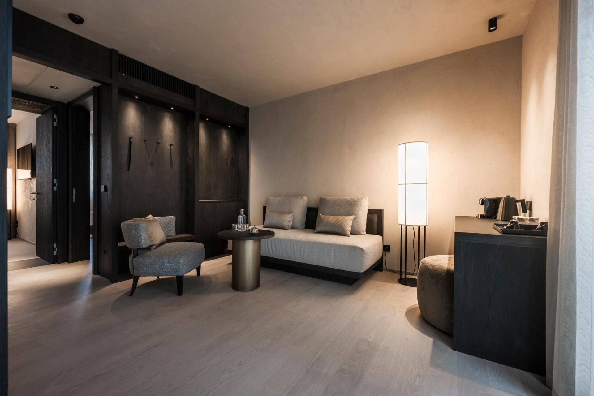 Standard suite family