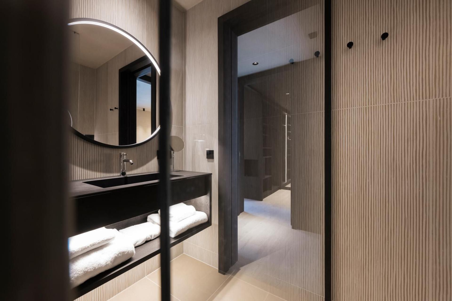 Standard suite family