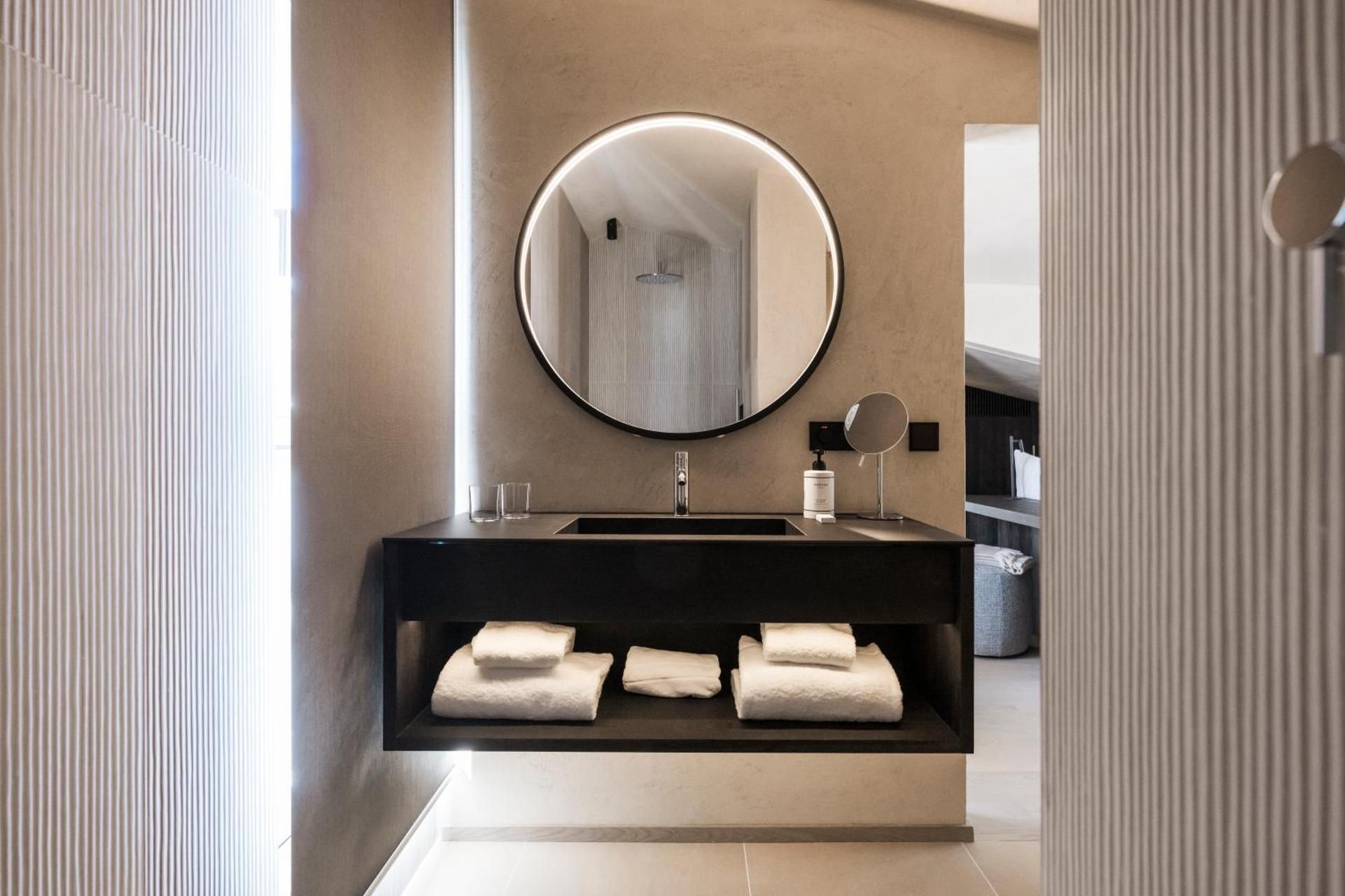 Suite with City View