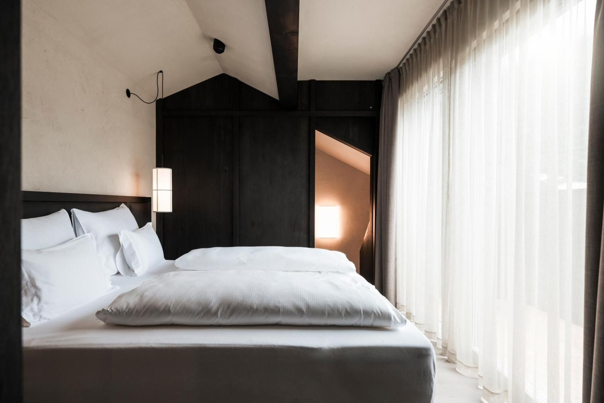 Suite with Mountain View