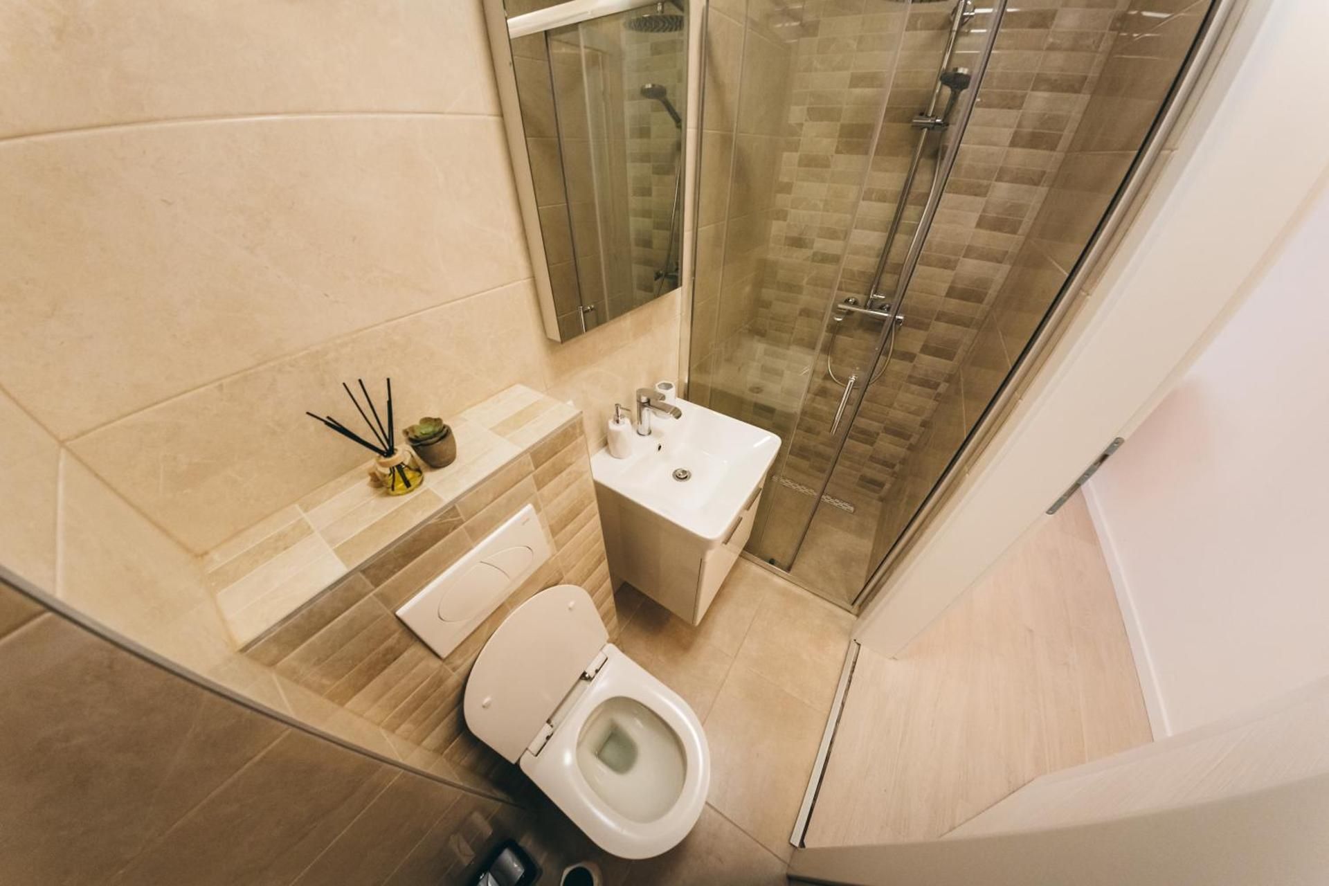 Elegant Studio Apartments Lasta Deluxe Studio 2