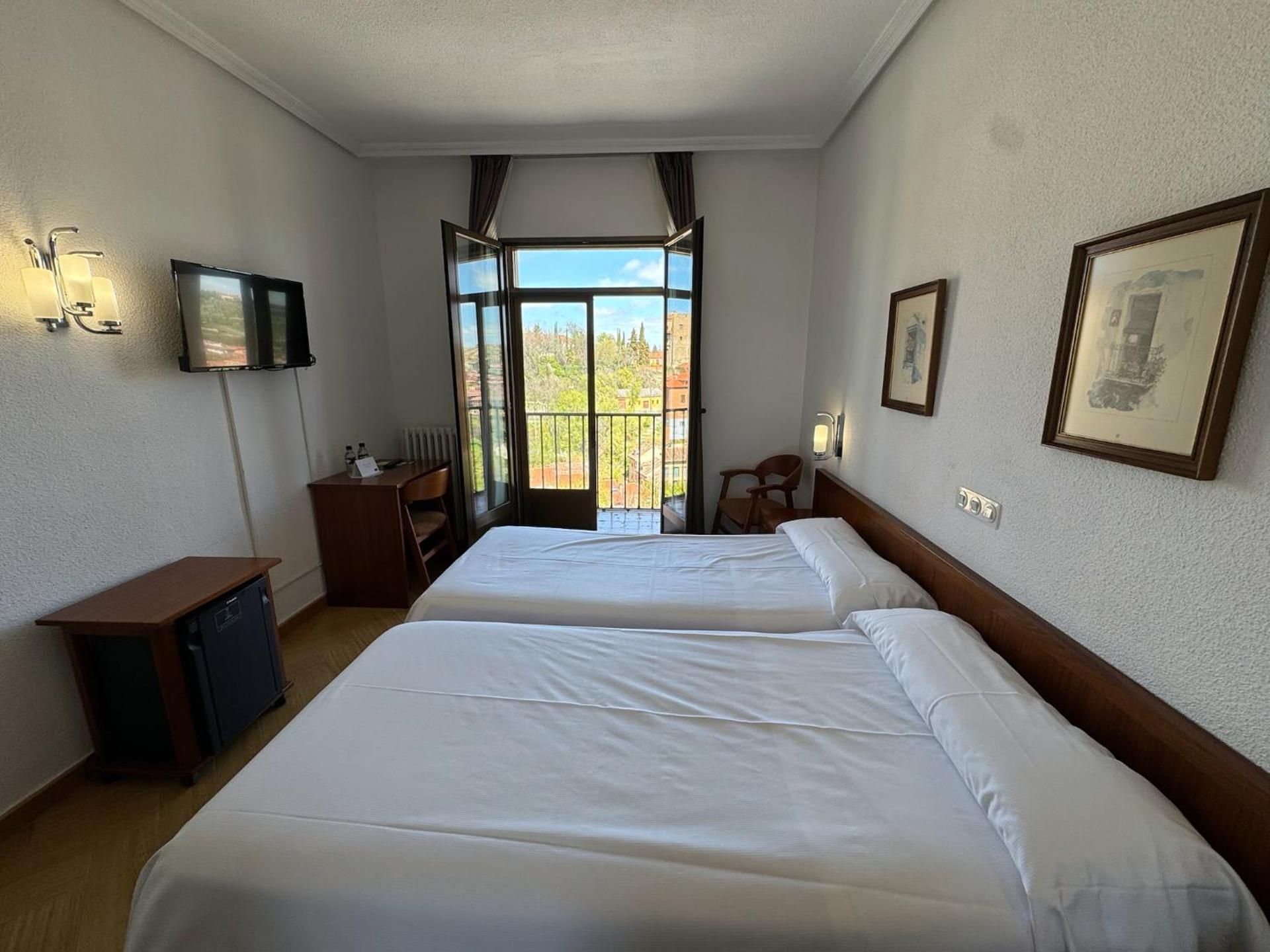 Hotel ELE Acueducto Superior Twin Room with Balcony
