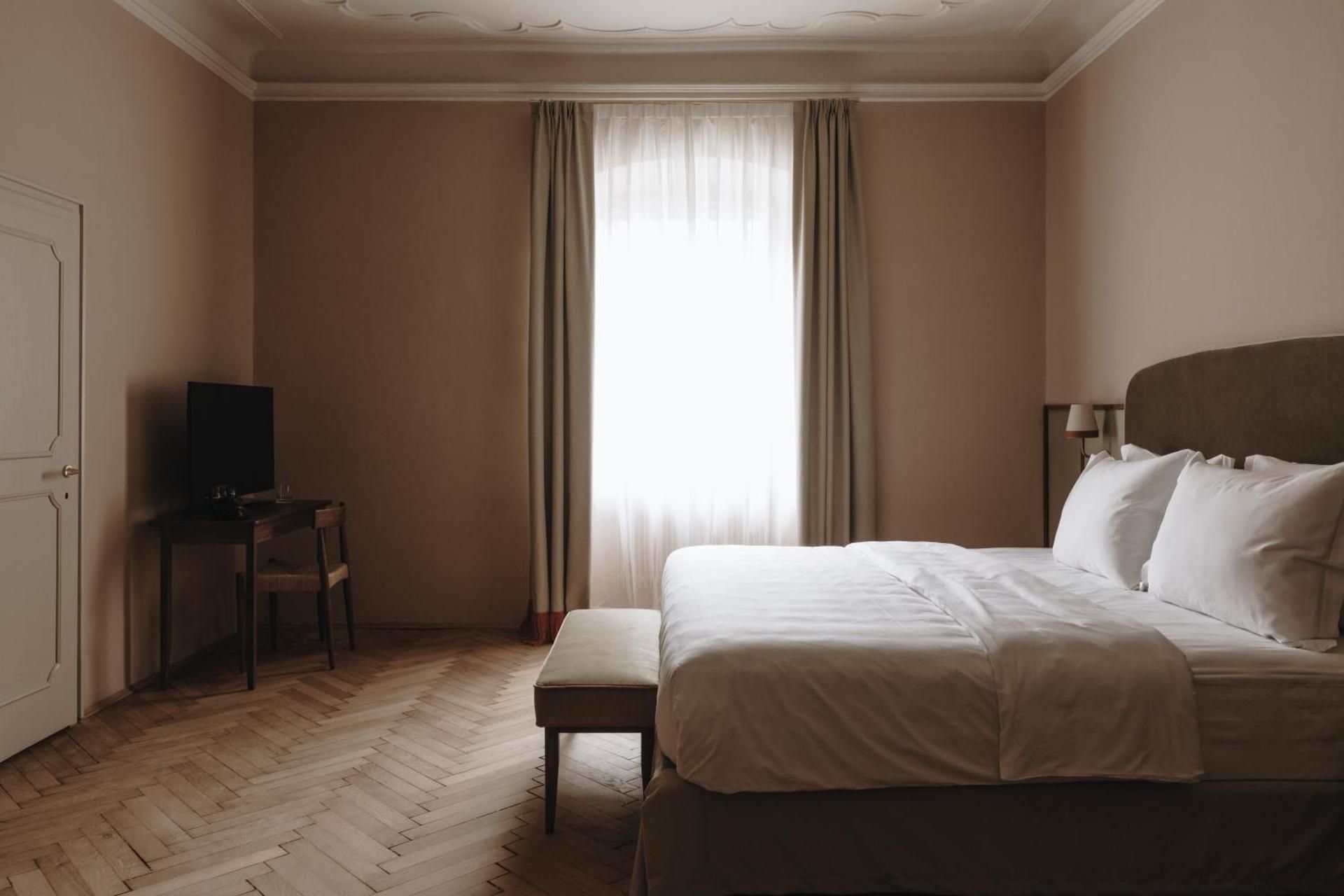 06 - Junior Suite (MI - JSTE)