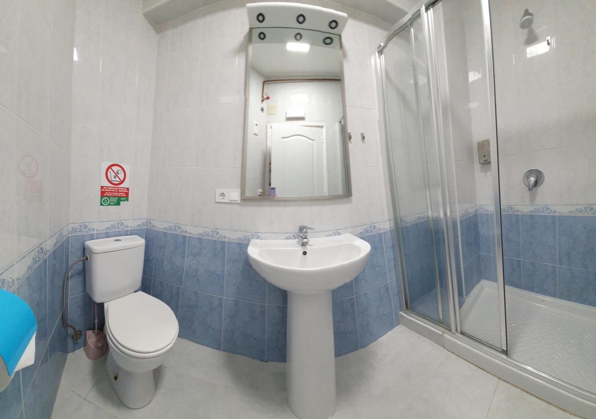 Single Room with Shared Bathroom