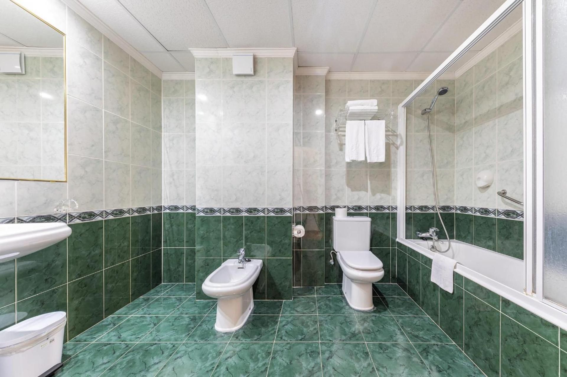 One-Bedroom Apartment (3 Adults)