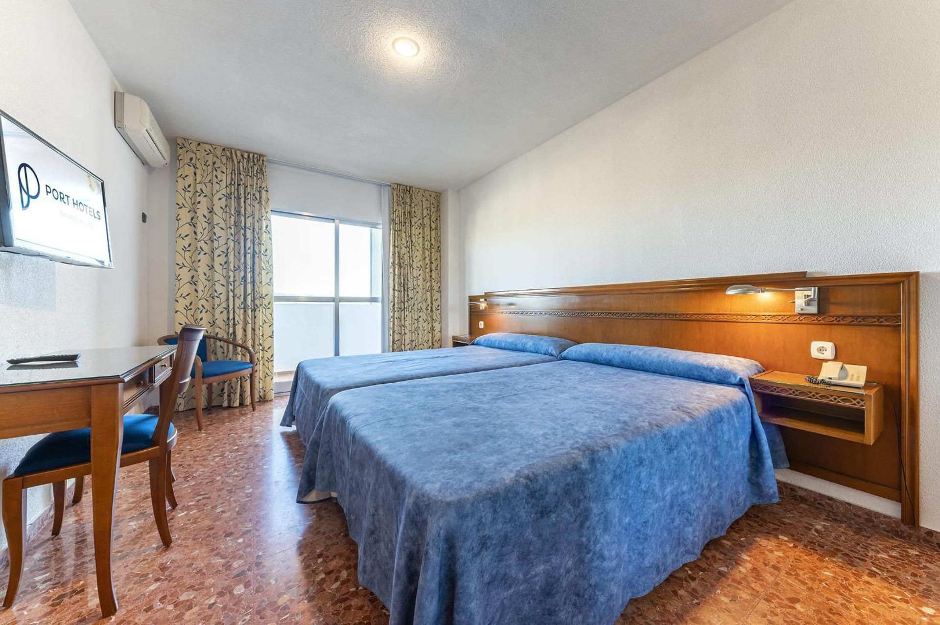 One-Bedroom Apartment with Lake view (2 Adults)