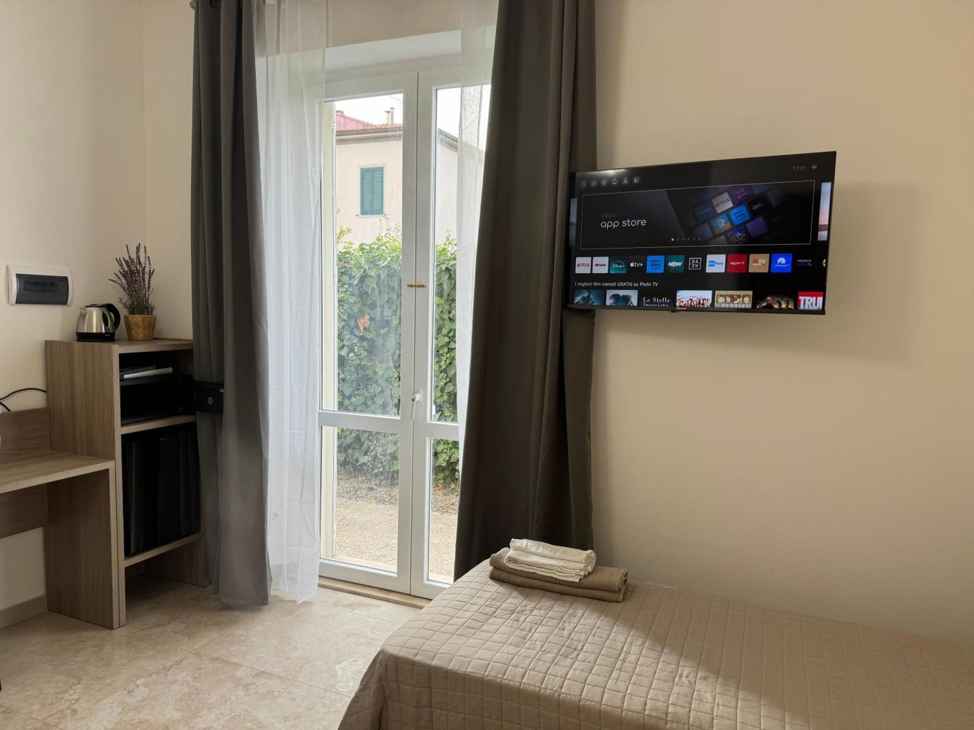 Montecristo B&B Standard Twin Room with Garden View 3