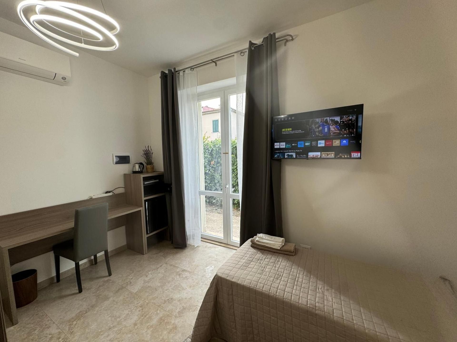 Montecristo B&B Standard Twin Room with Garden View 2