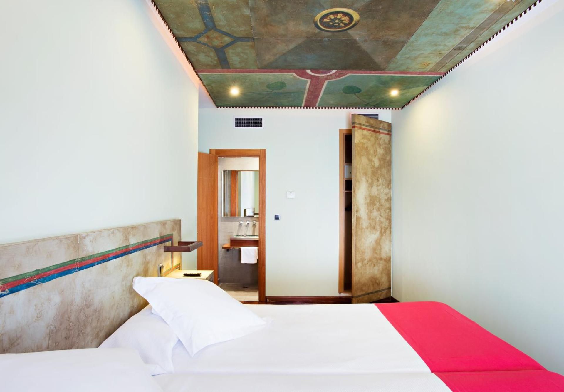 Twin Room with Extra Bed