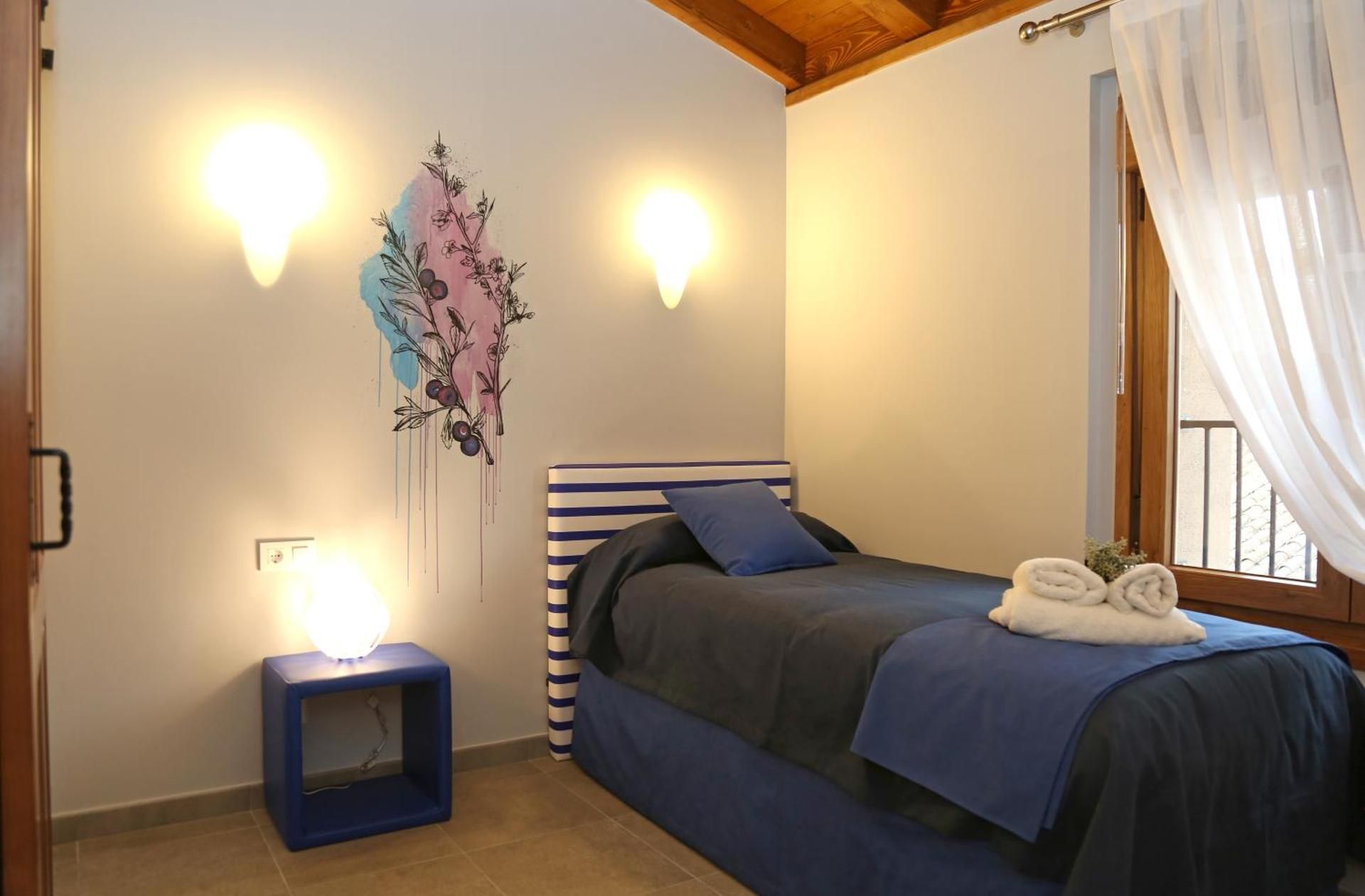 Single Room With Private Bathroom