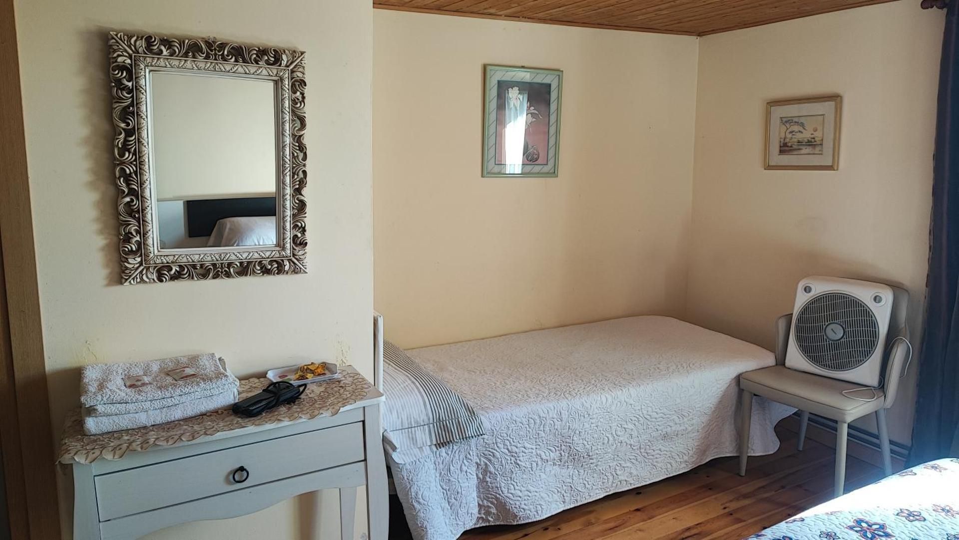 Double or Twin Room with Bathroom