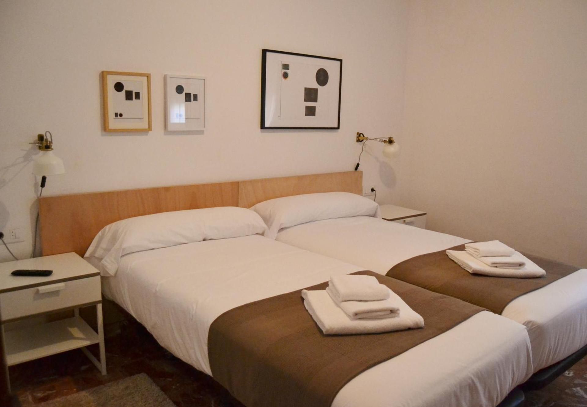 Twin Room with Private Bathroom