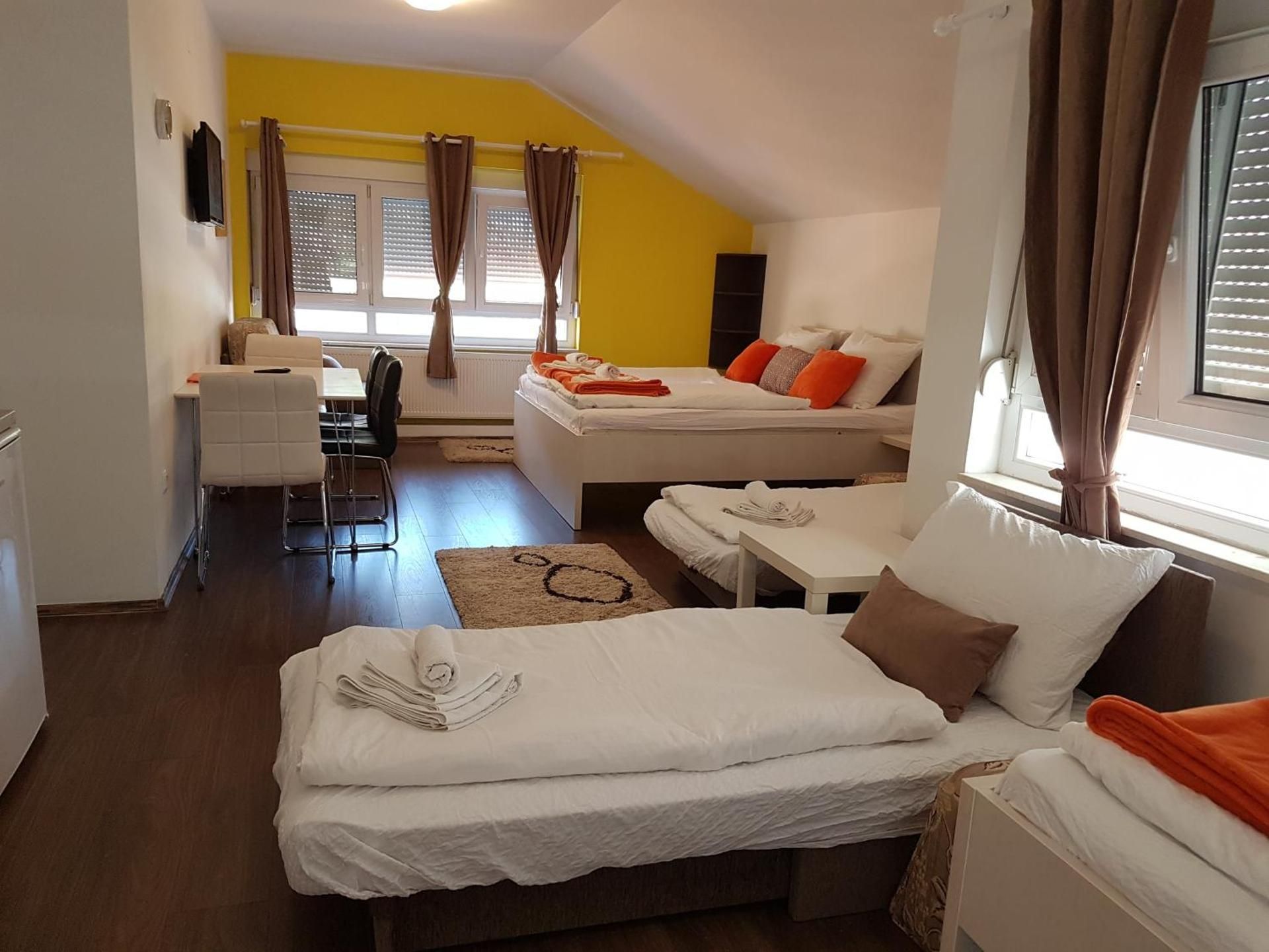 King Studio with Sofa Bed