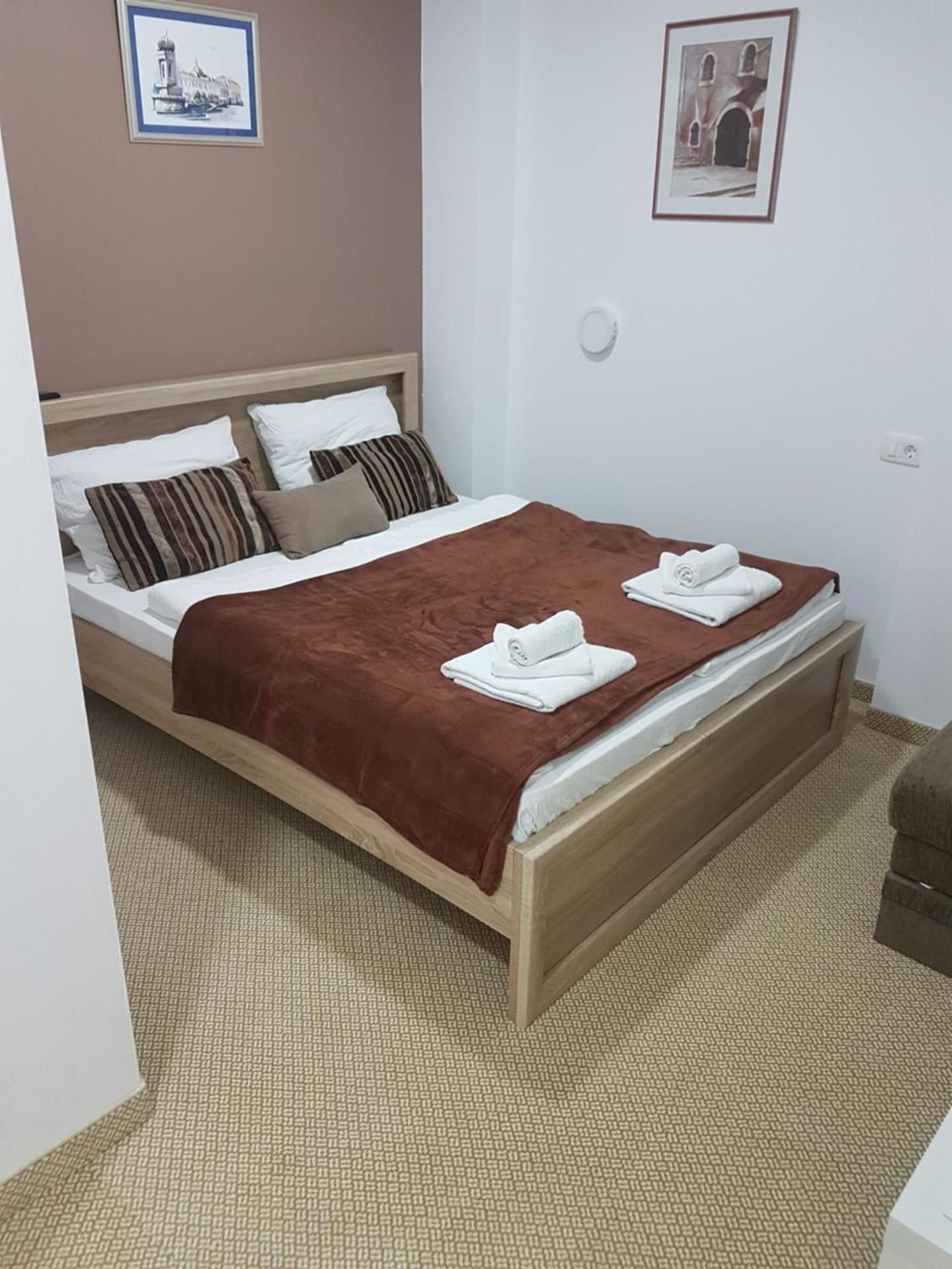 Economy Triple Room