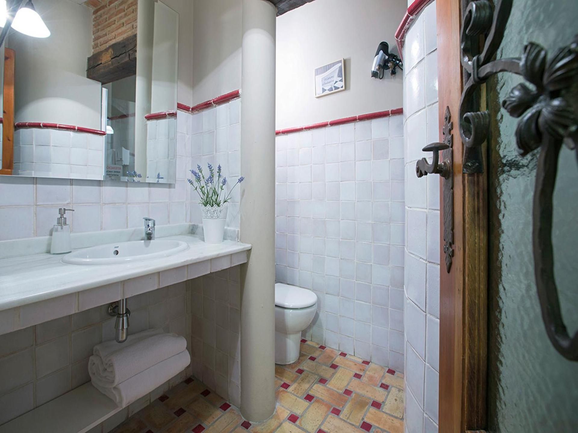 Studio (2 Adults)