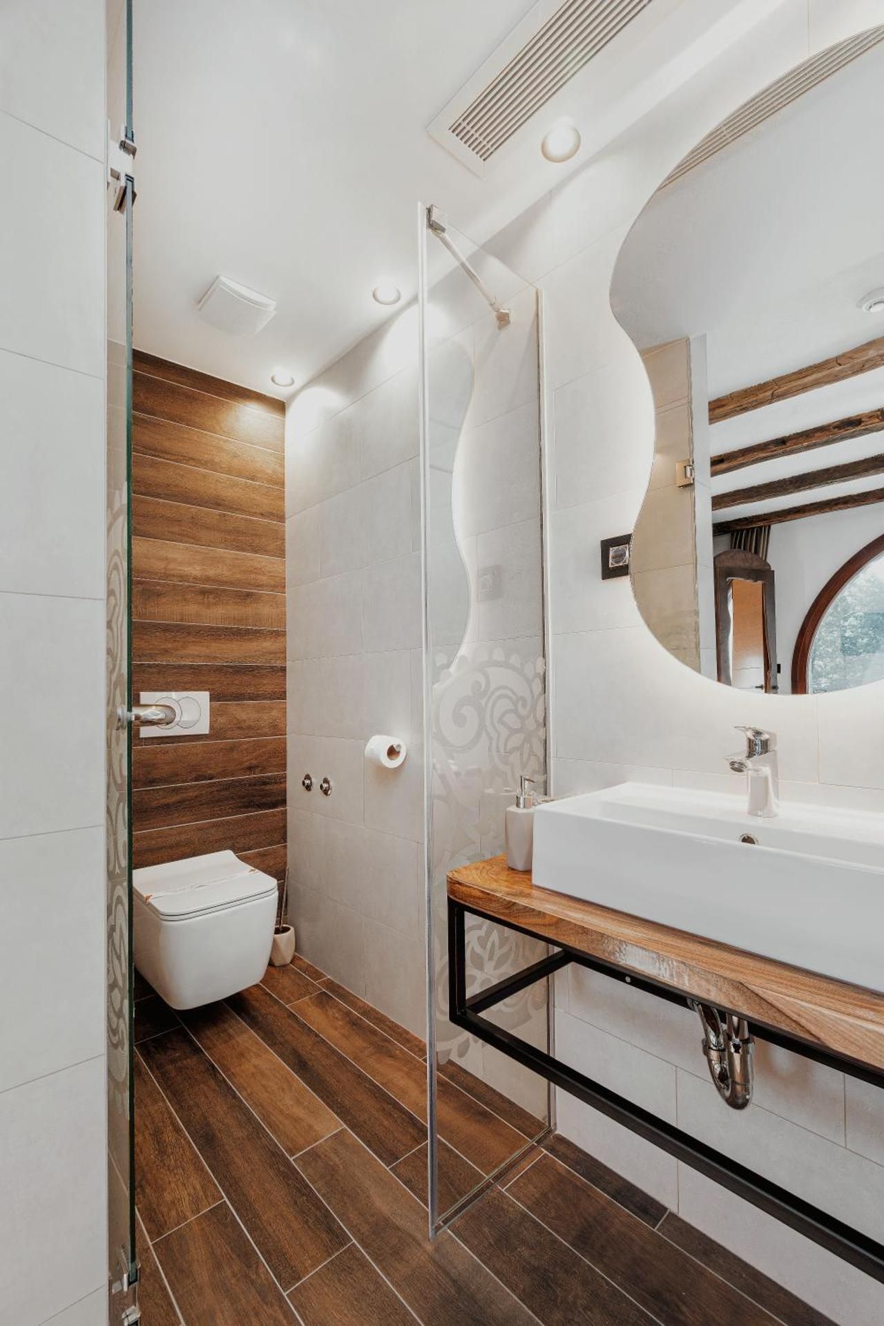 Deluxe Double Room with Shower