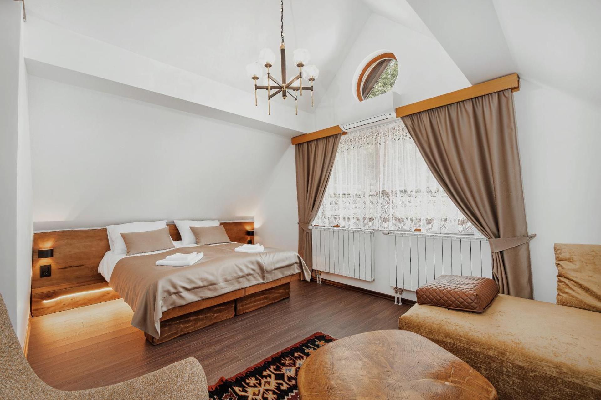 Apartment with Shower