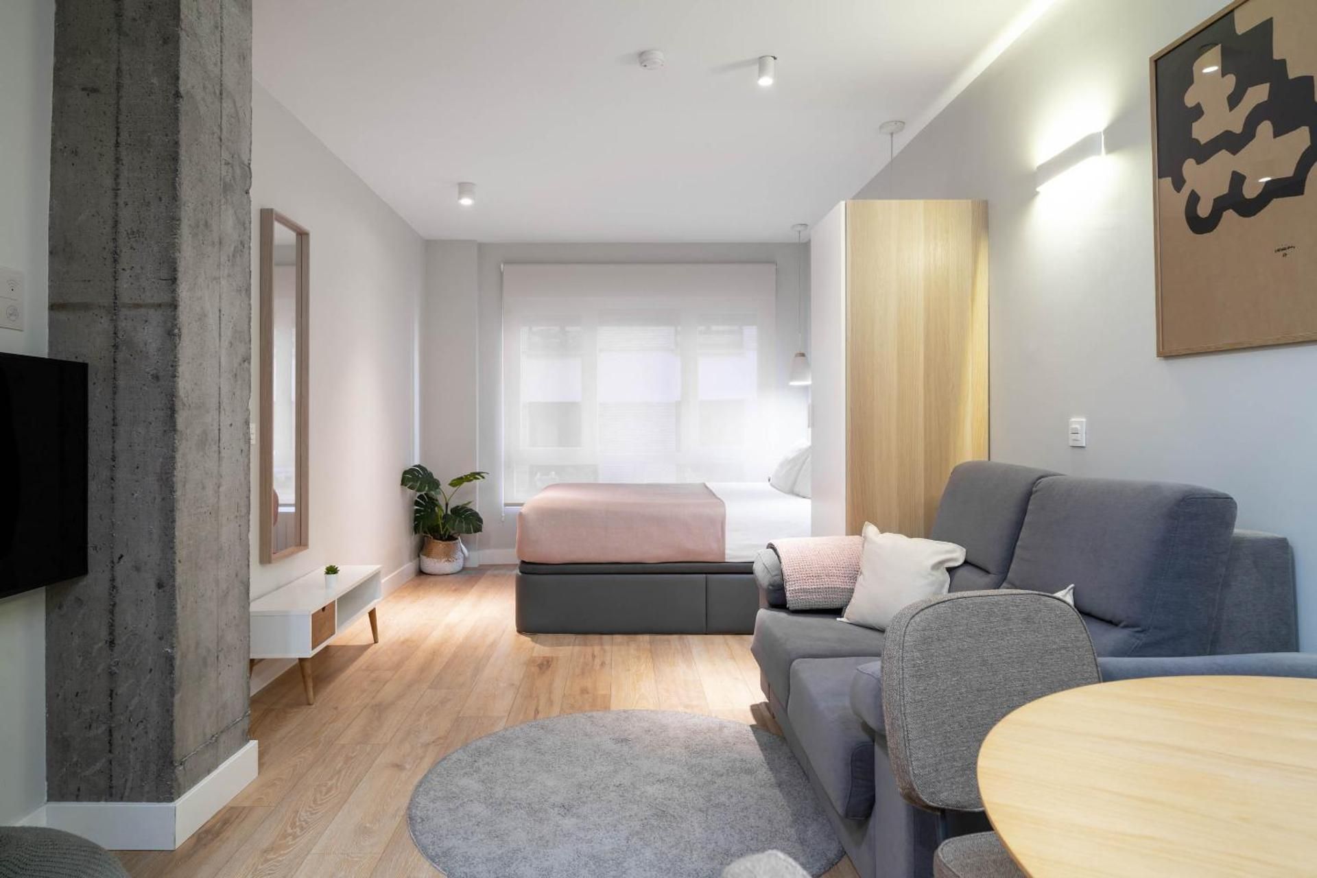 Limehome Bilbao Tristan de Leguizamon Kalea Studio with Sofa Bed 2