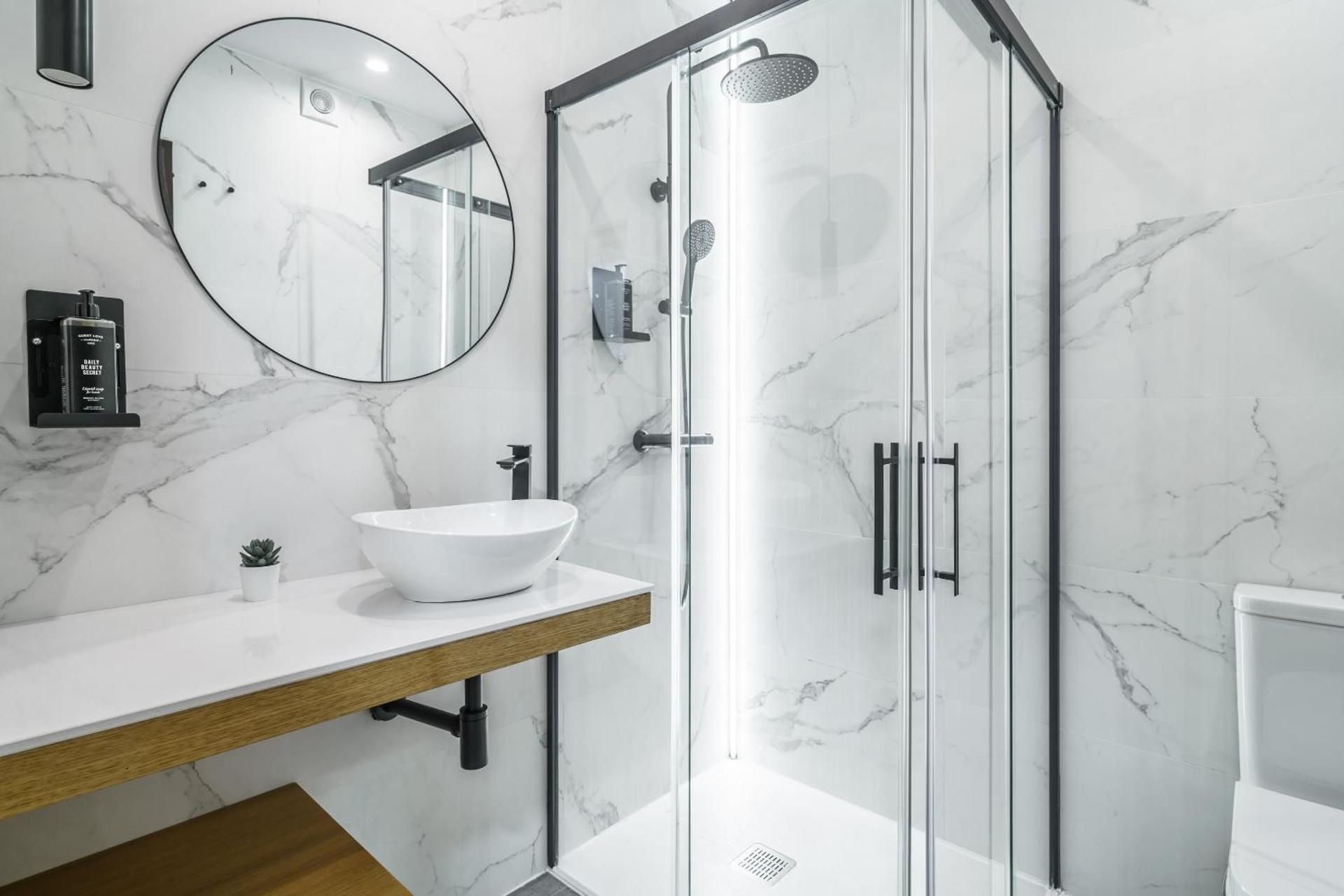 Limehome Bilbao Tristan de Leguizamon Kalea Comfort Studio with Sofa Bed 2