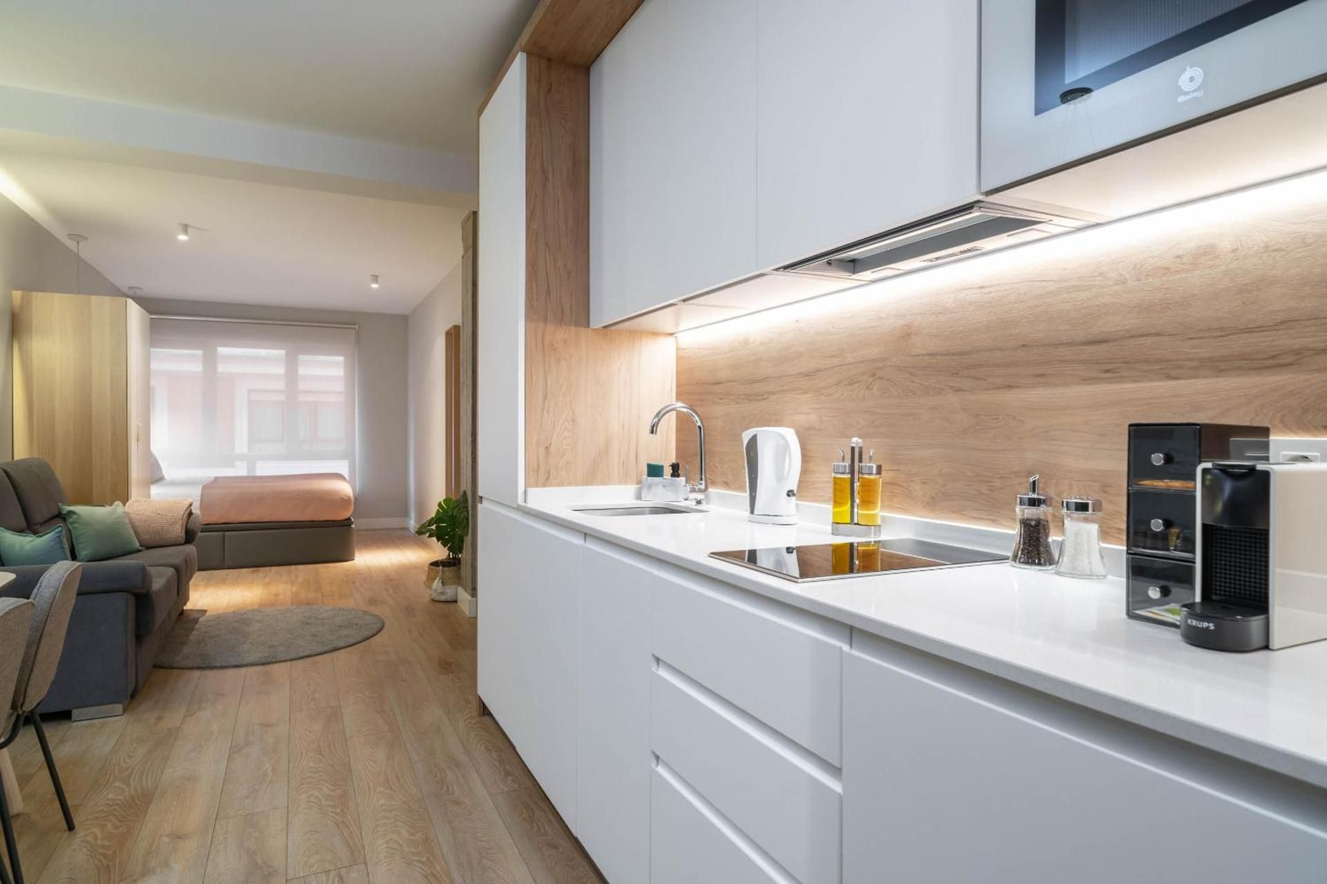 Limehome Bilbao Tristan de Leguizamon Kalea Comfort Studio with Sofa Bed 3