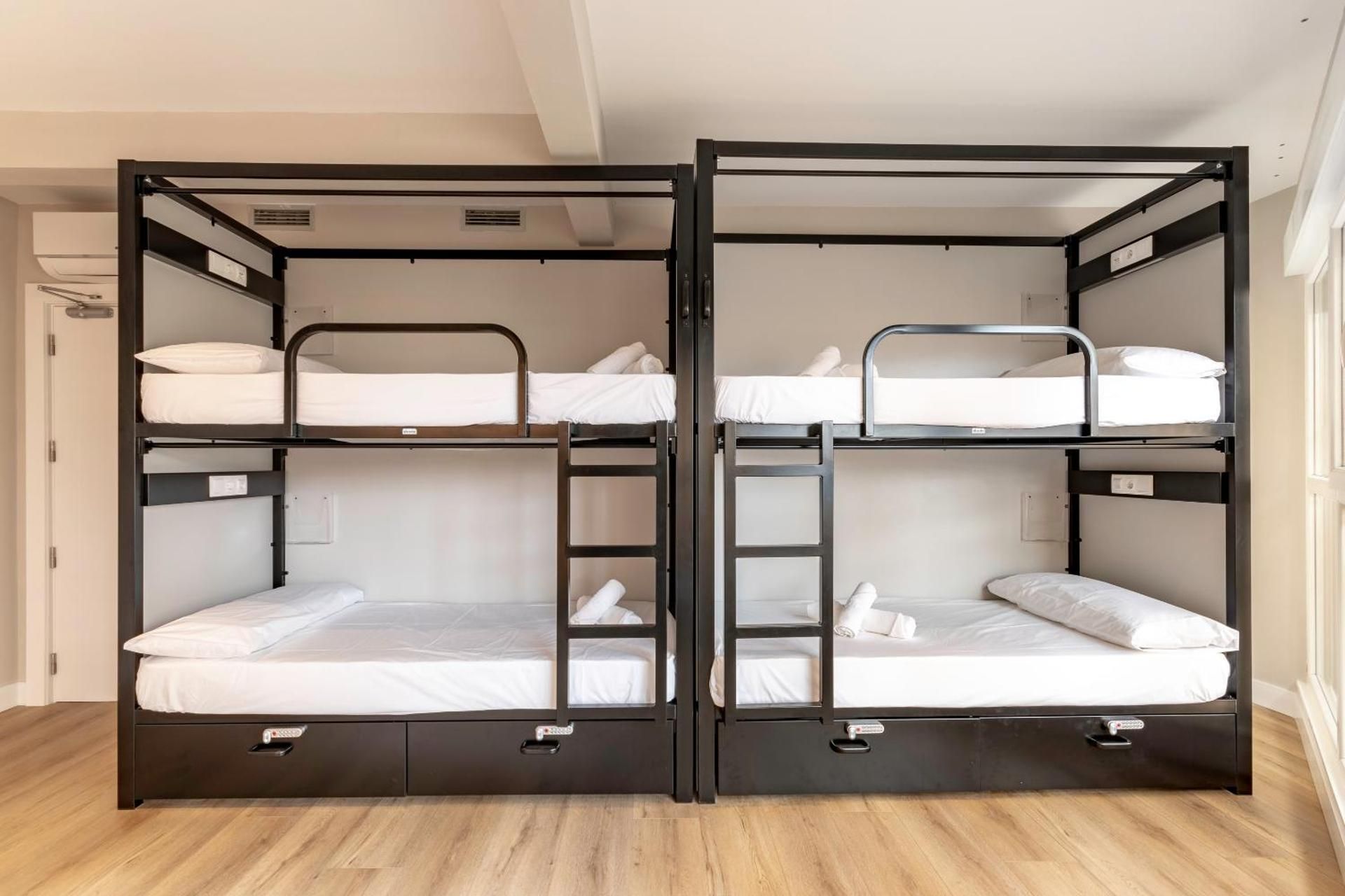 Top bunk Bed in Mixed Dormitory Room