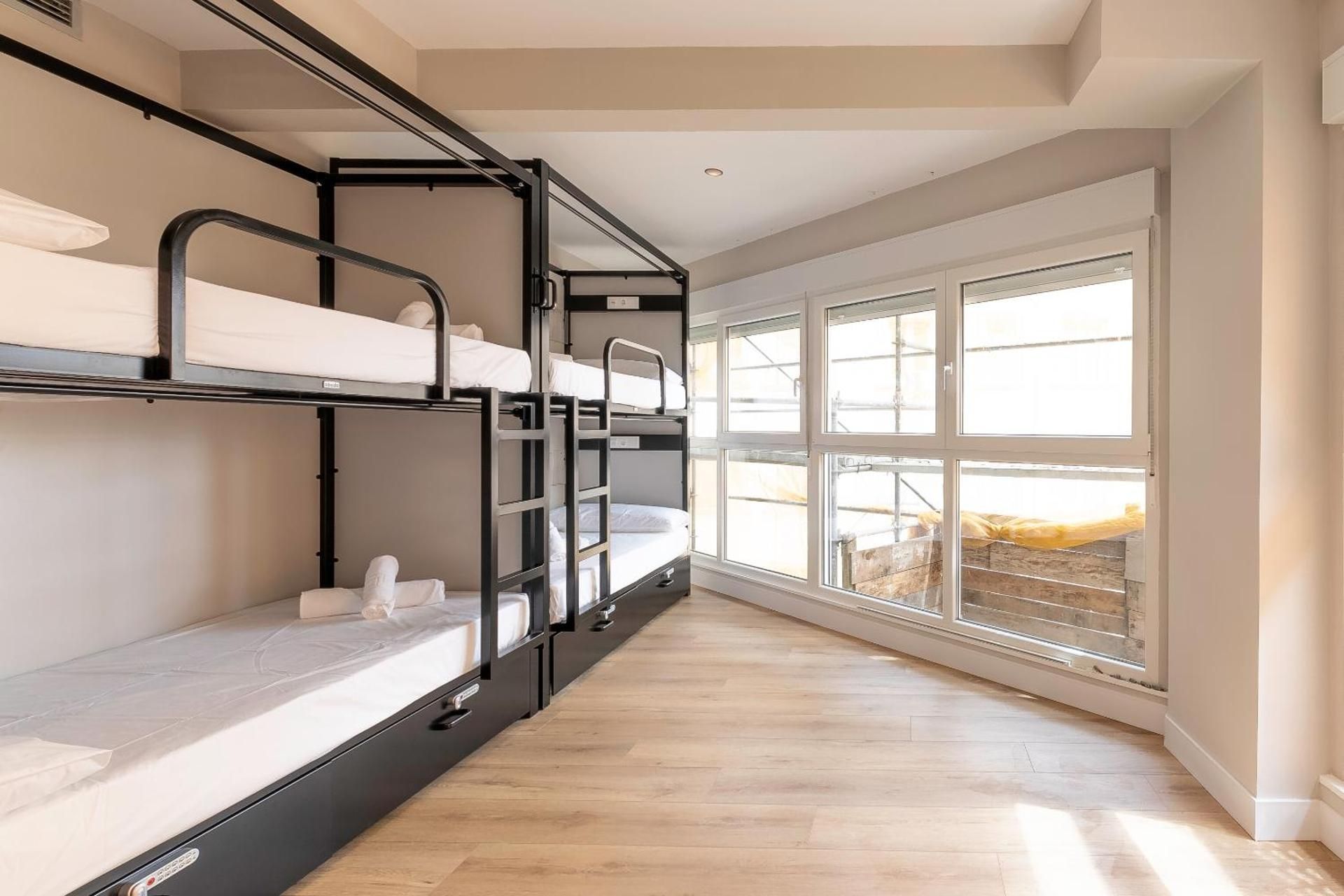 Top bunk Bed in Mixed Dormitory Room