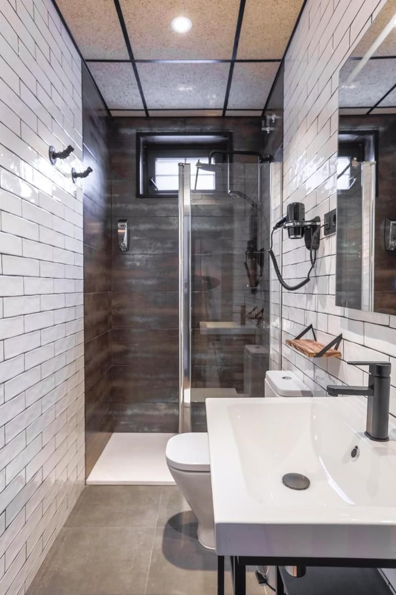 Pension H30 Bilbao Double Room 2