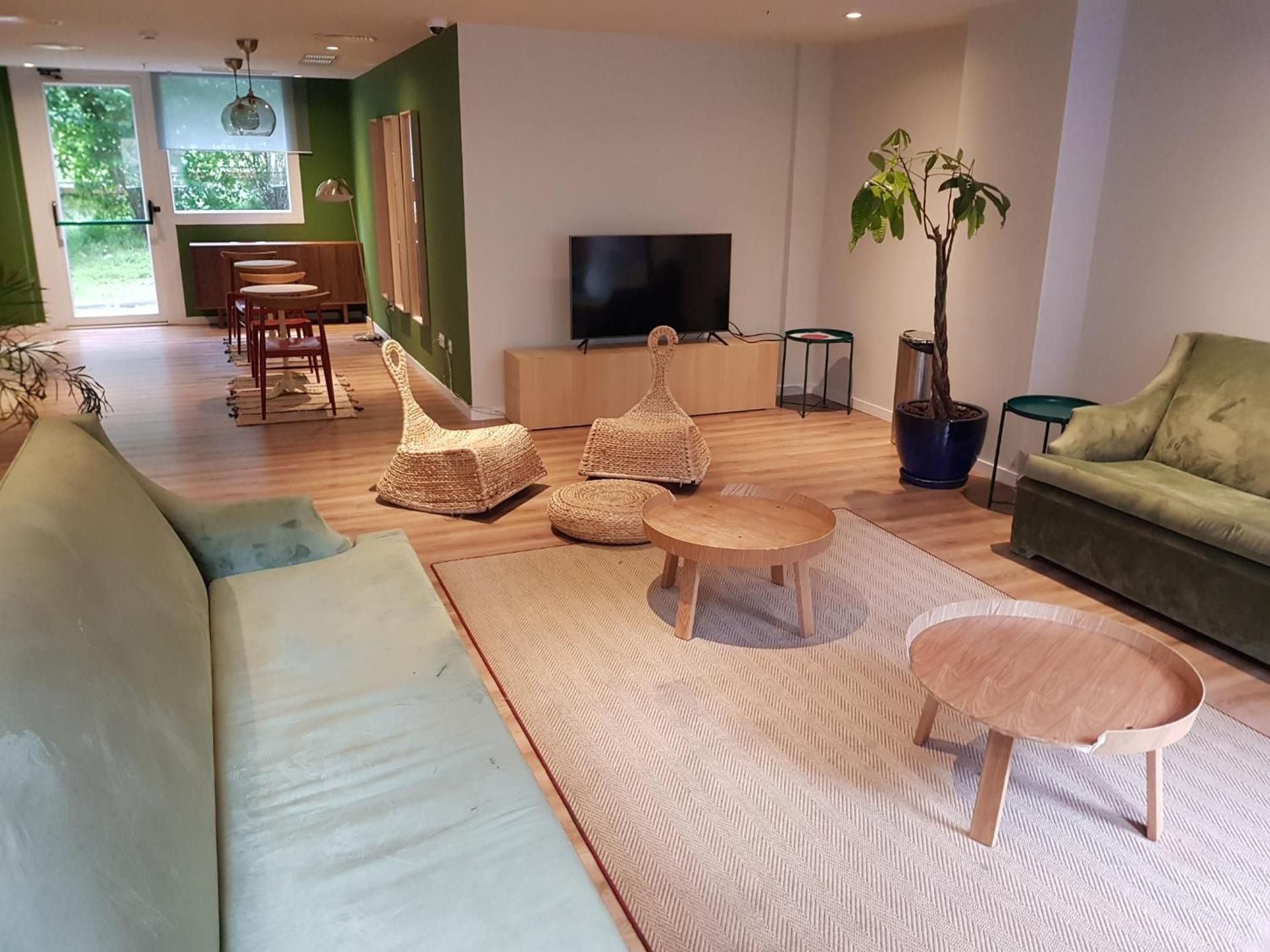 shared lounge/tv area