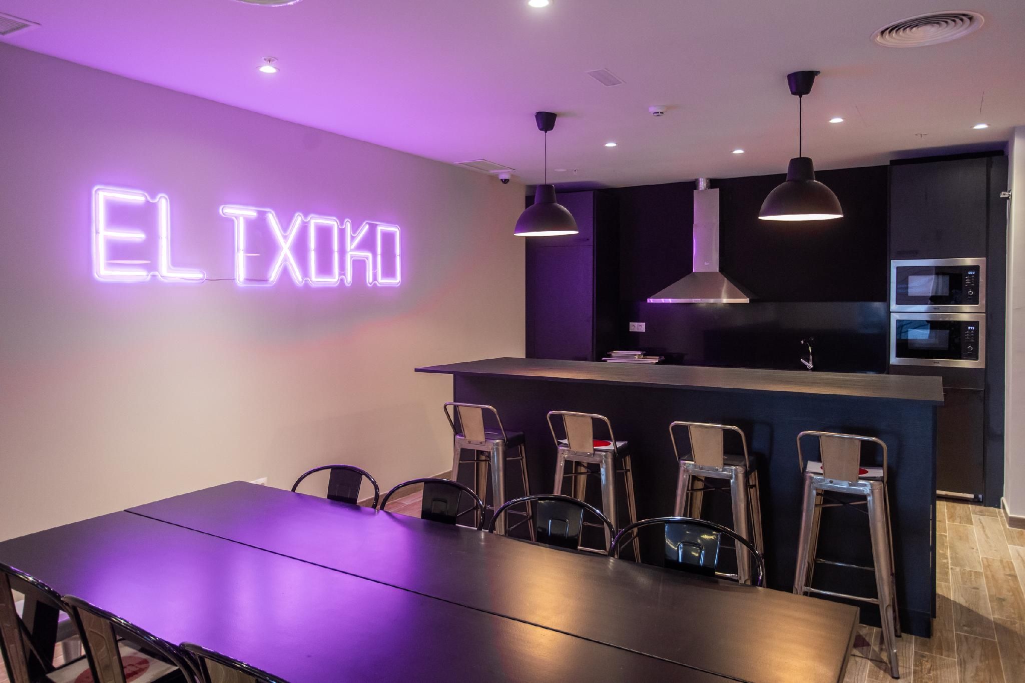 cdcf06e73d1d65d5d733d32f7e1f842c