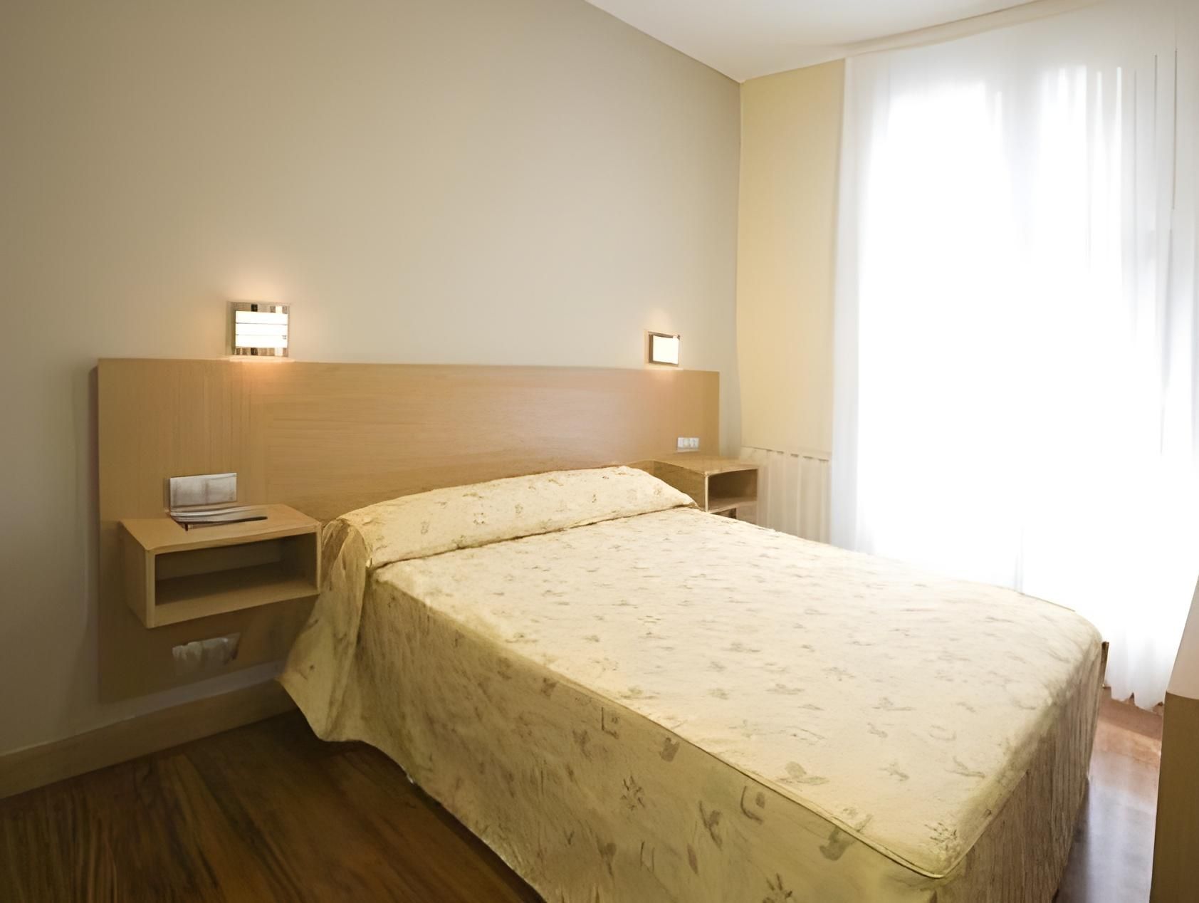Roquefer Bilbao Central Rooms Single Room With Private Bathroom