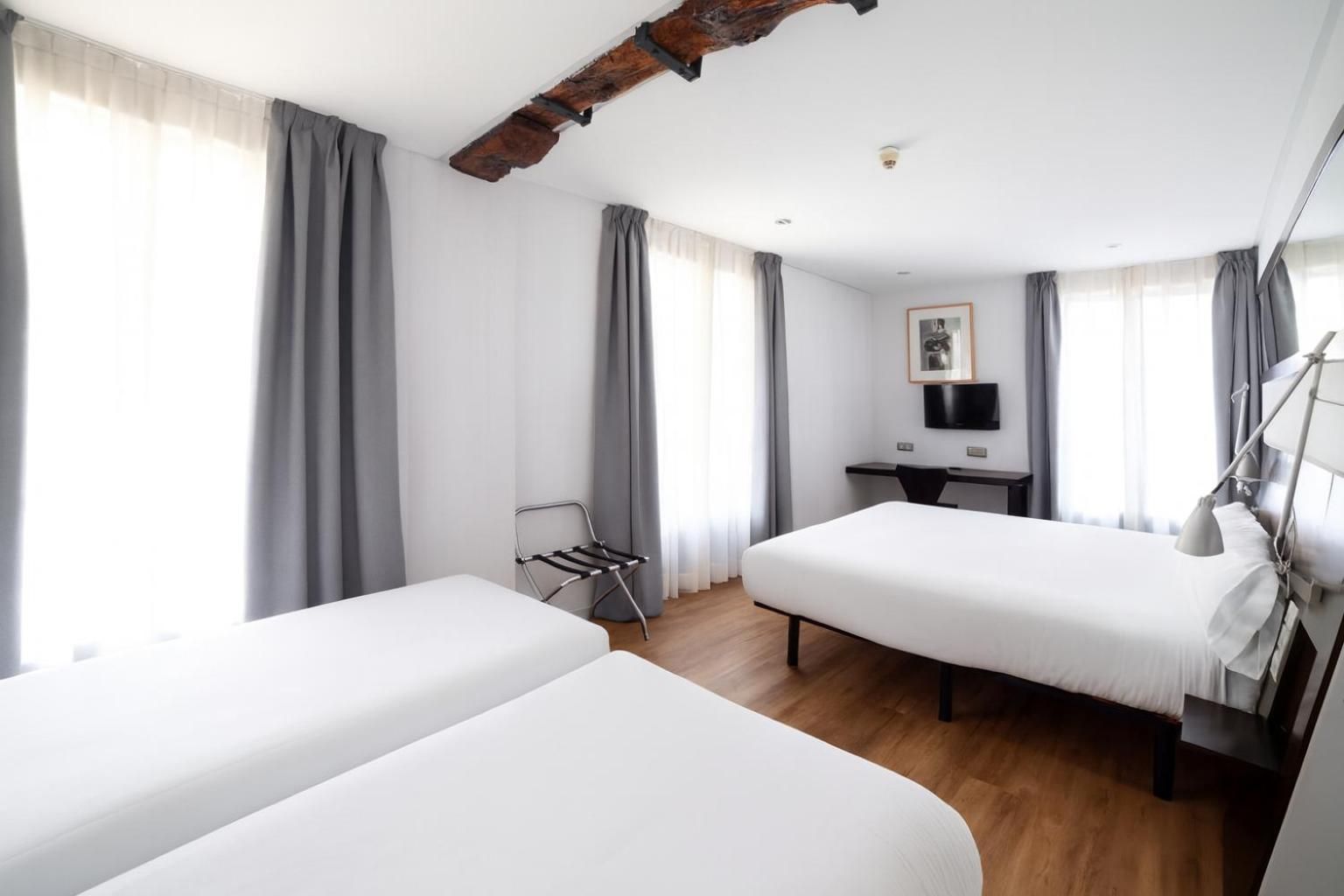 Double Room with two Extra Beds